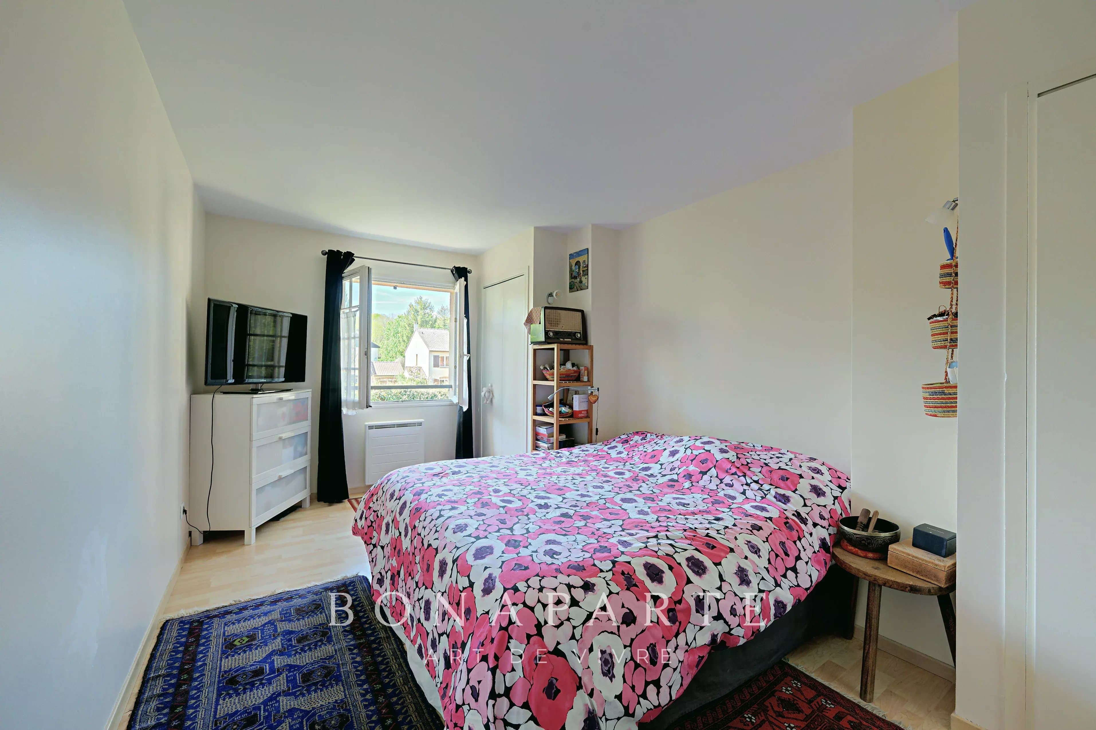 LES CLAYES-SOUS-BOIS - MAISON FAMILIALE - 8 PIECES - Photo 11