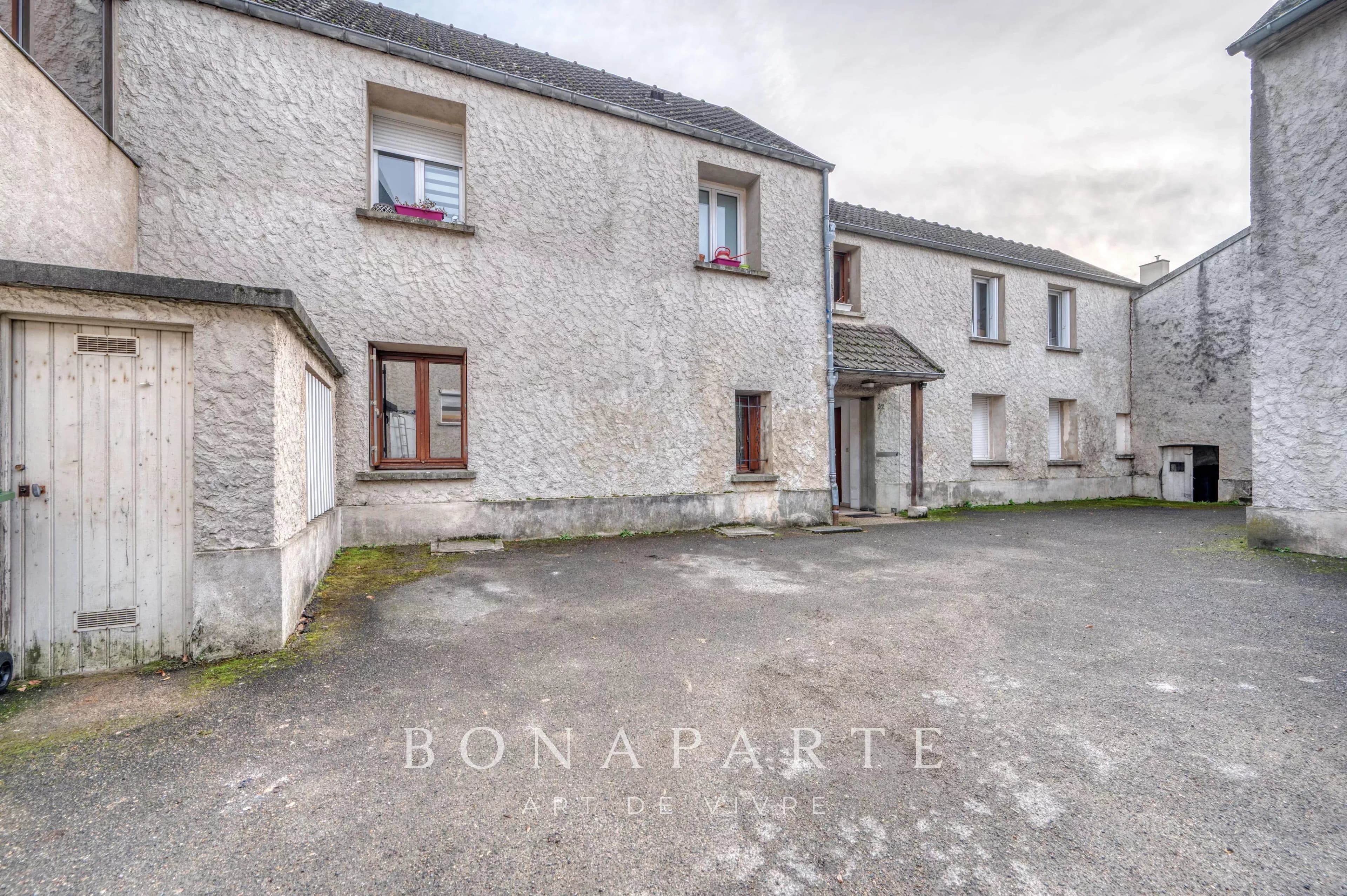 BEYNES (78) - IMMEUBLE DE RAPPORT - CENTRE-VILLE