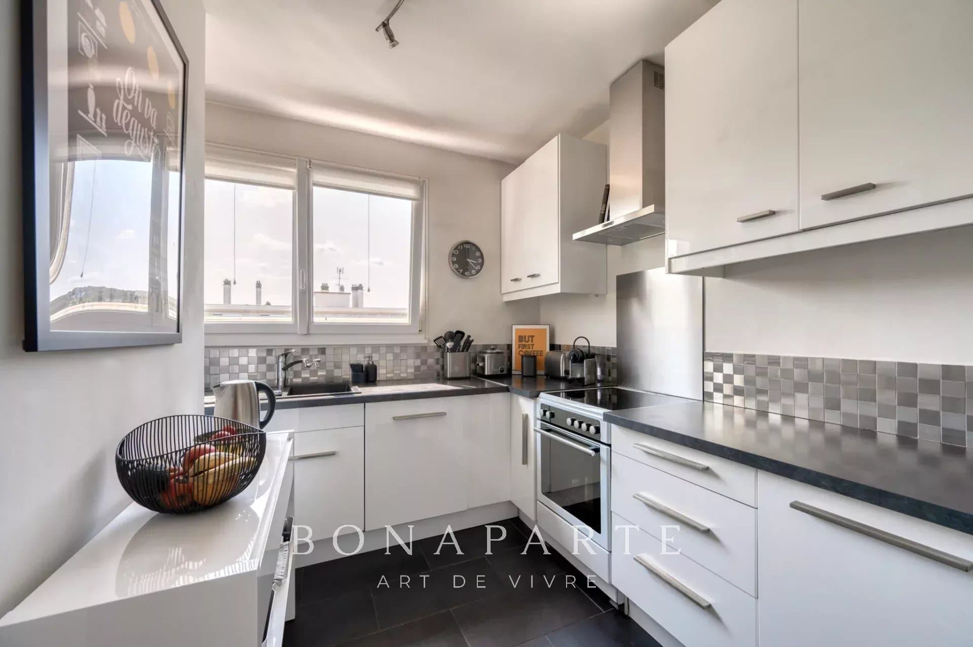 Dernier étage avec terrasse - Photo 8