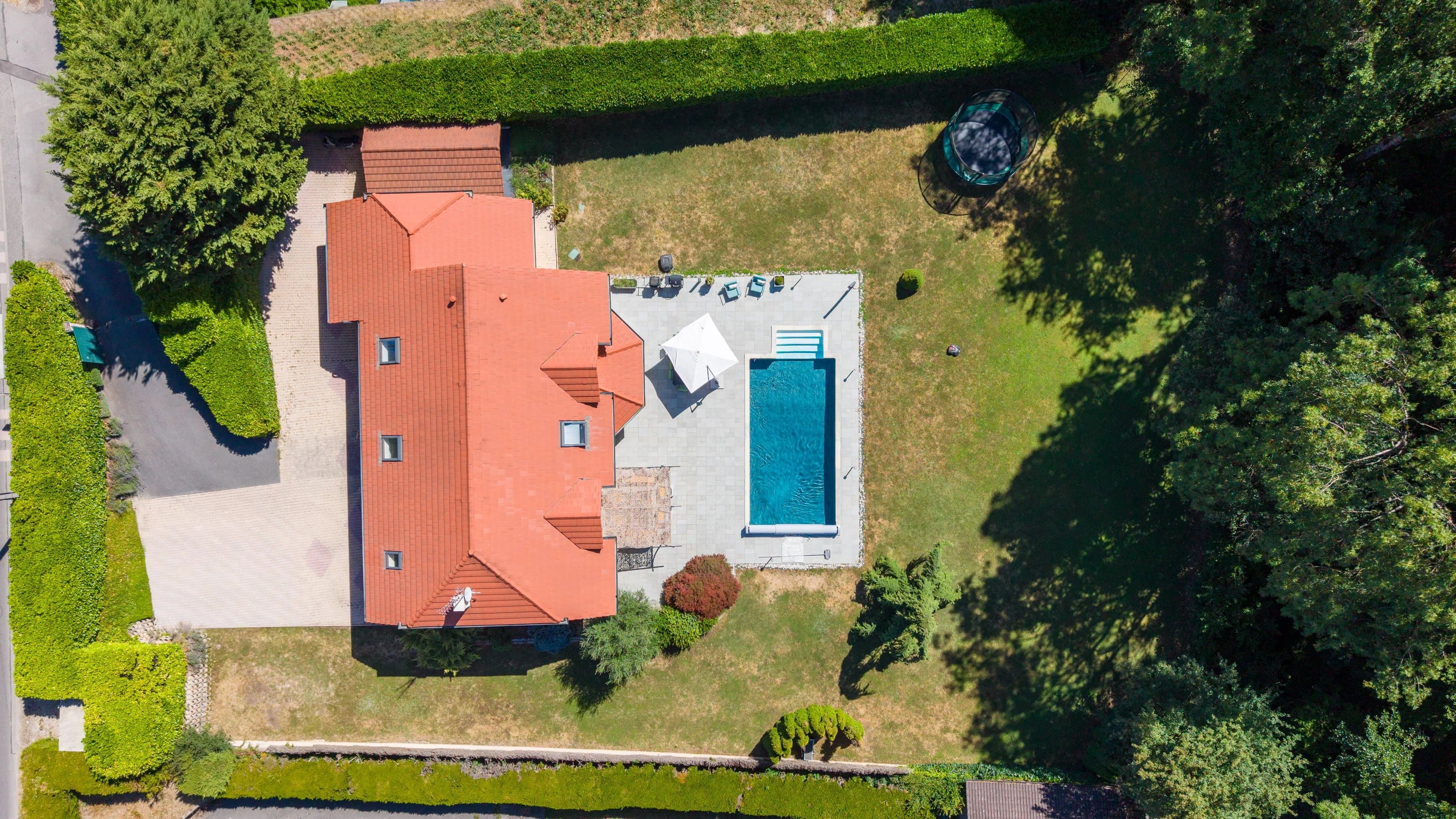 VEIGY-FONCENEX | BELLE MAISON FAMILIALE DE 261m²| A DEUX PAS DE LA FRONTIERE SUISSE - Photo 2