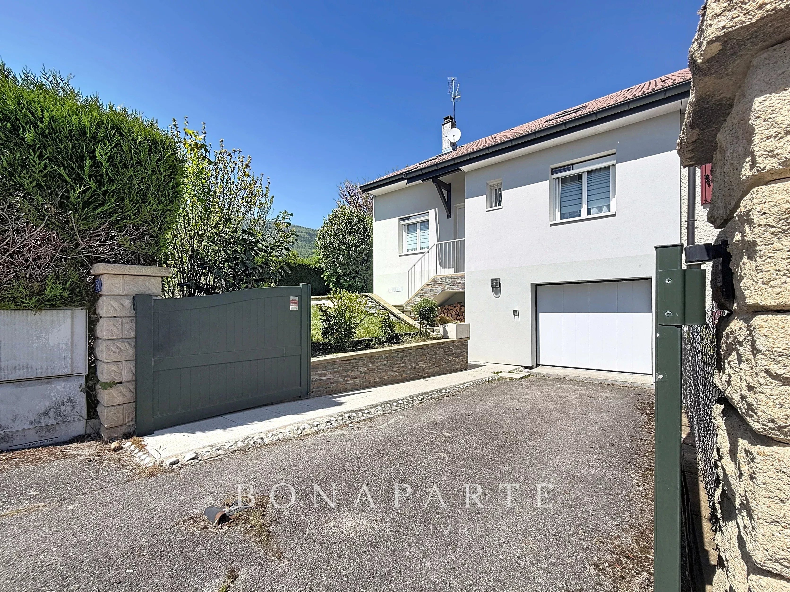 Échenevex - Maison familiale avec jardin - Photo 2