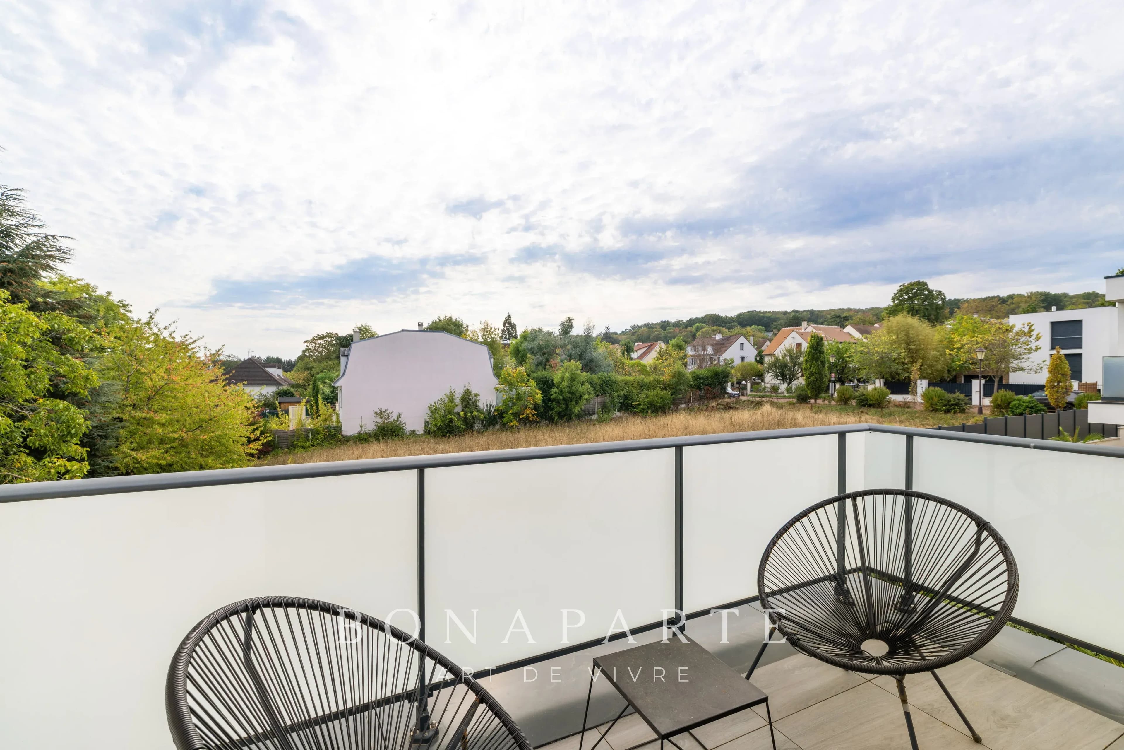 RUEIL-MALMAISON – MAISON CONTEMPORAINE 235 M² – 5 CHAMBRES – PISCINE – SAINT-CUCUFA - Photo 21