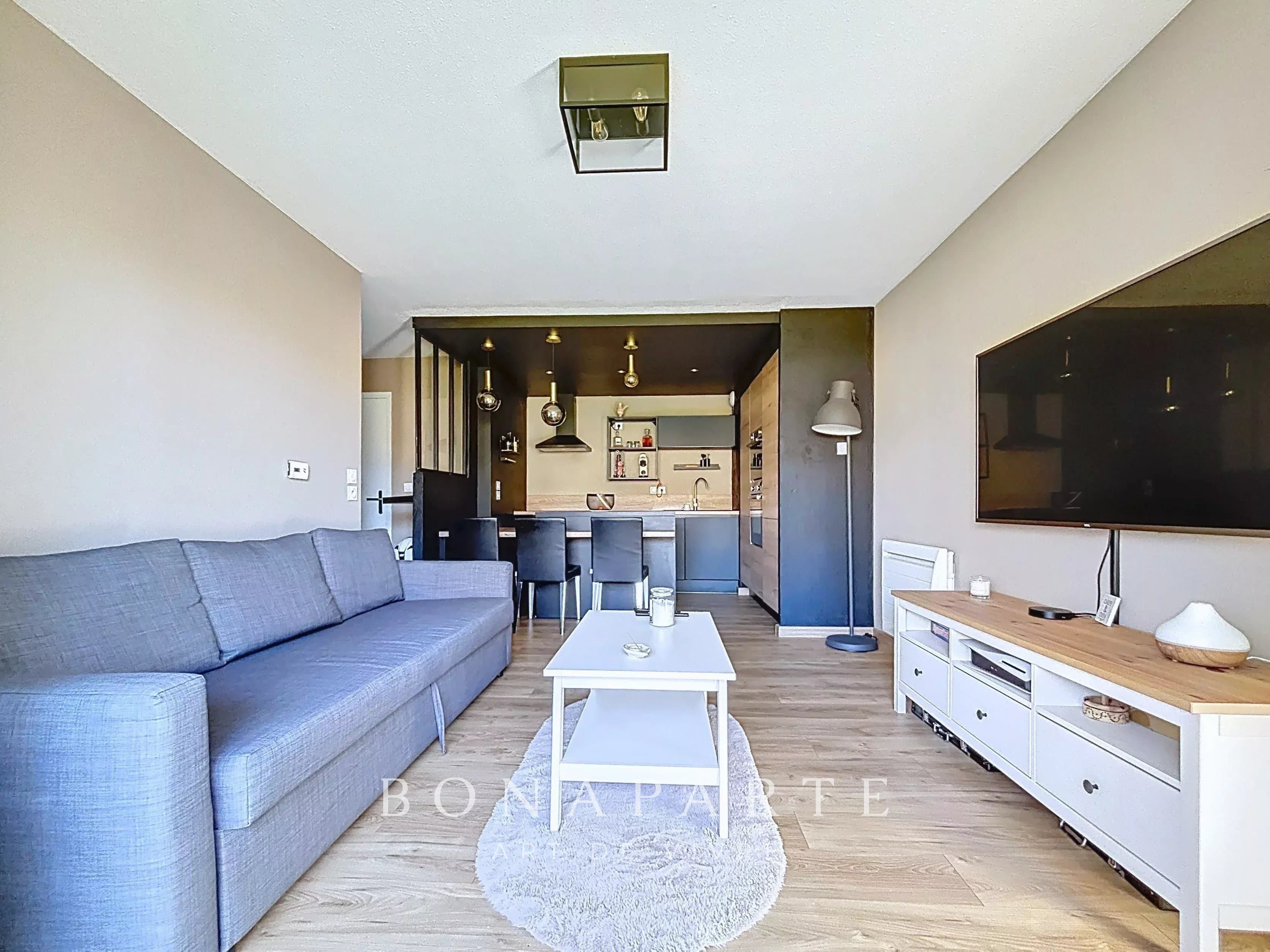 SAINT GENIS POUILLY - Appartement chaleureux - Entièrement renové - Photo 9