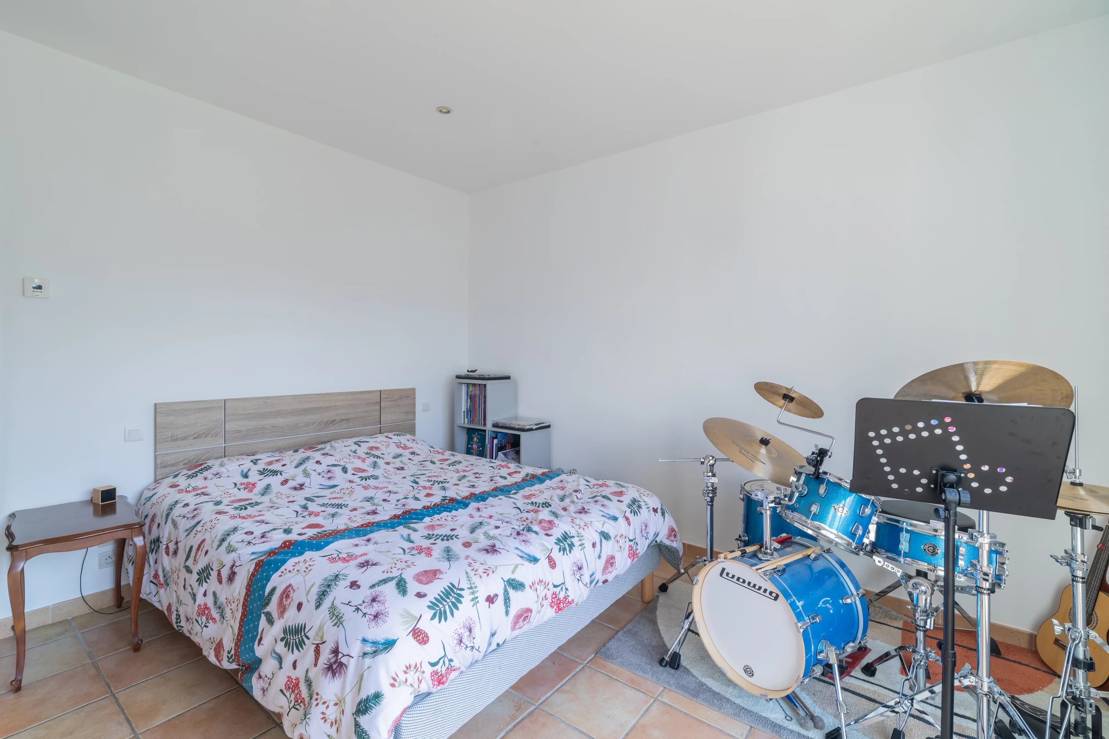 Maison plain-pied avec piscine à Sauvian – Confort, espace et praticité - Photo 7