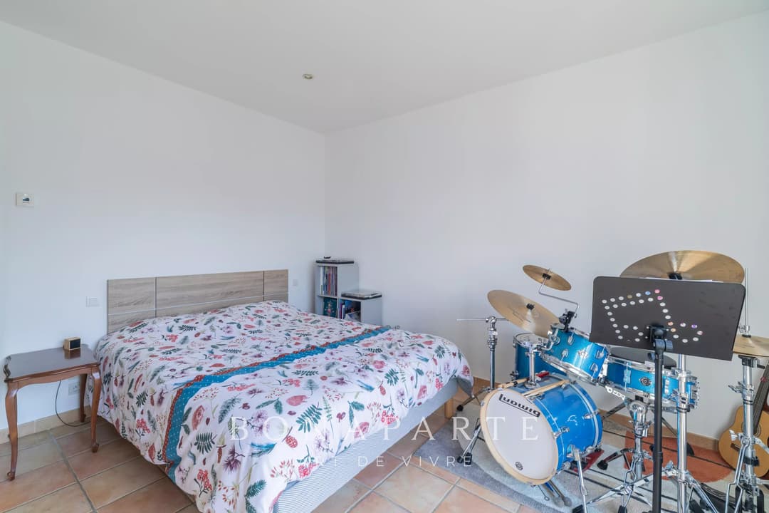 Maison plain-pied avec piscine à Sauvian – Confort, espace et praticité - Photo 7