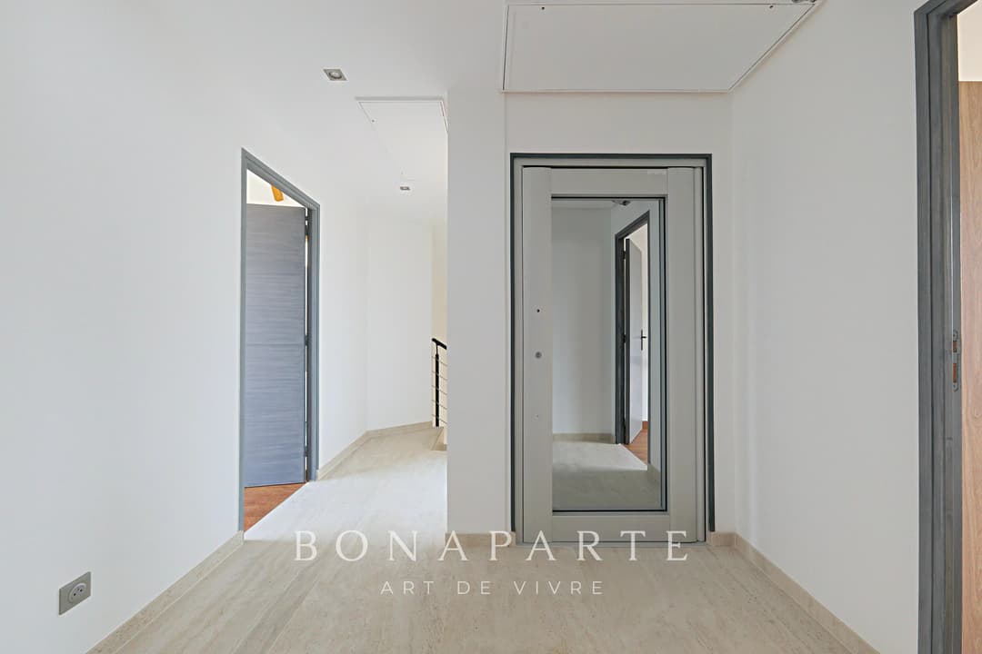 Antony centre – Maison récente de 230 m² avec ascenseur, piscine 8x4 et dépendances sur terrain de 1 150 m² - Photo 17