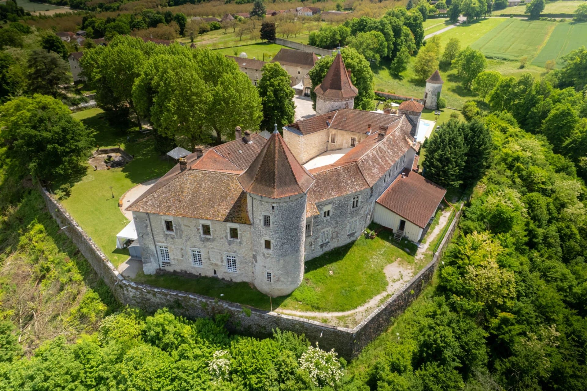 CHÂTEAU D’EXCEPTION – DOMAINE HÔTELIER 4★ & ÉVÉNEMENTIEL - Photo 22