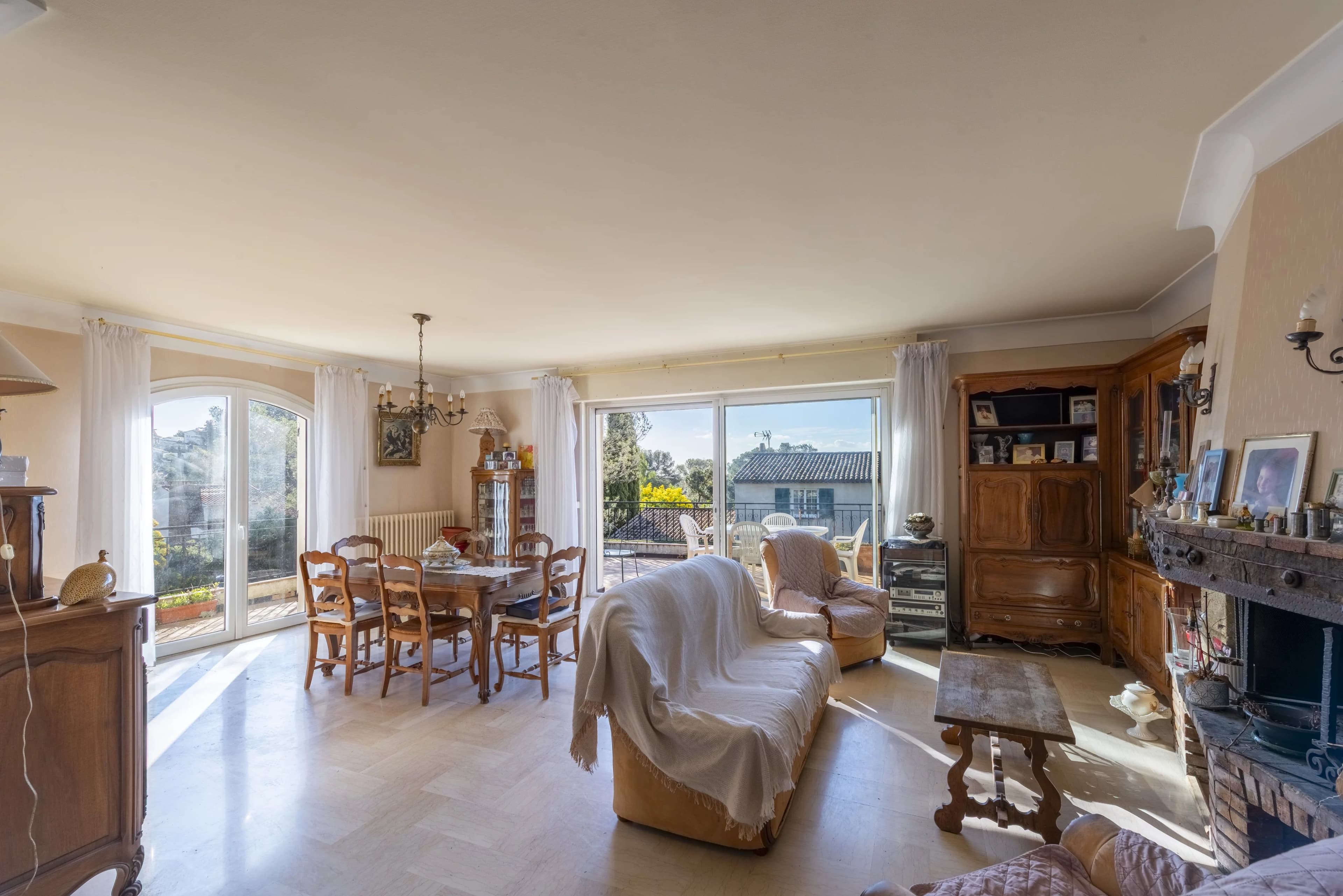 SAINT-RAPHAËL / BOULOURIS  - CHARMANTE VILLA - Photo 4