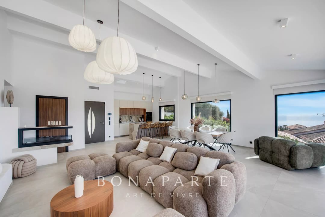 LES ISSAMBRES : Villa contemporaine d’exception – 257 m² habitables – Vue mer panoramique - Photo 7