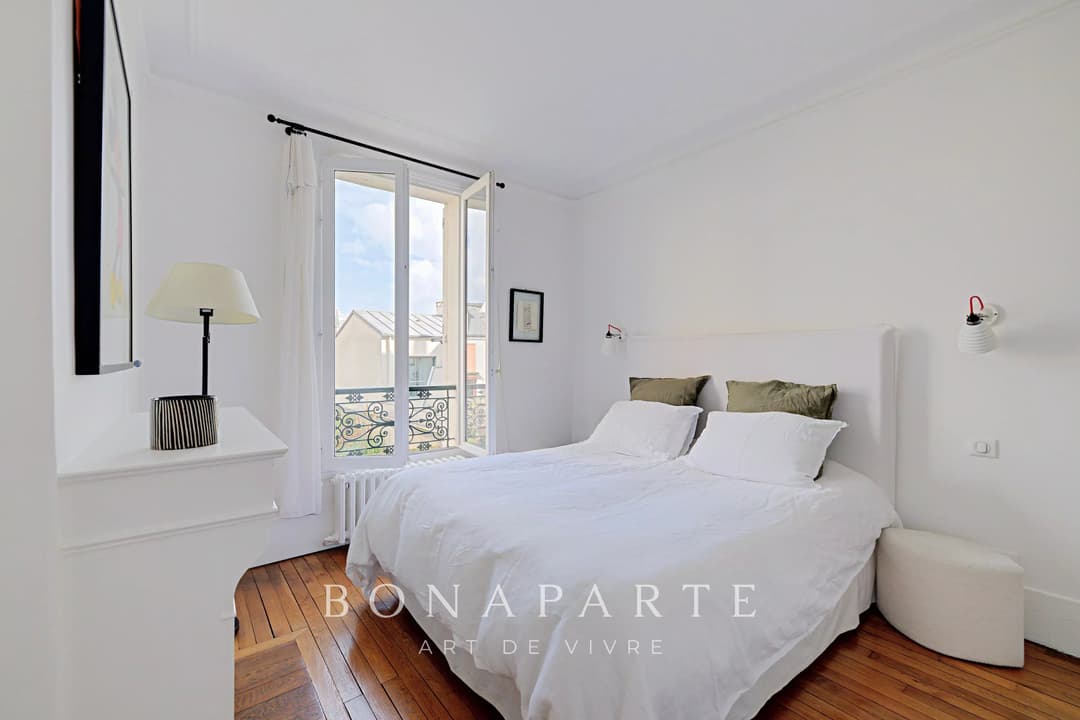 Trois pièces traversant entièrement rénové par architecte - Photo 12