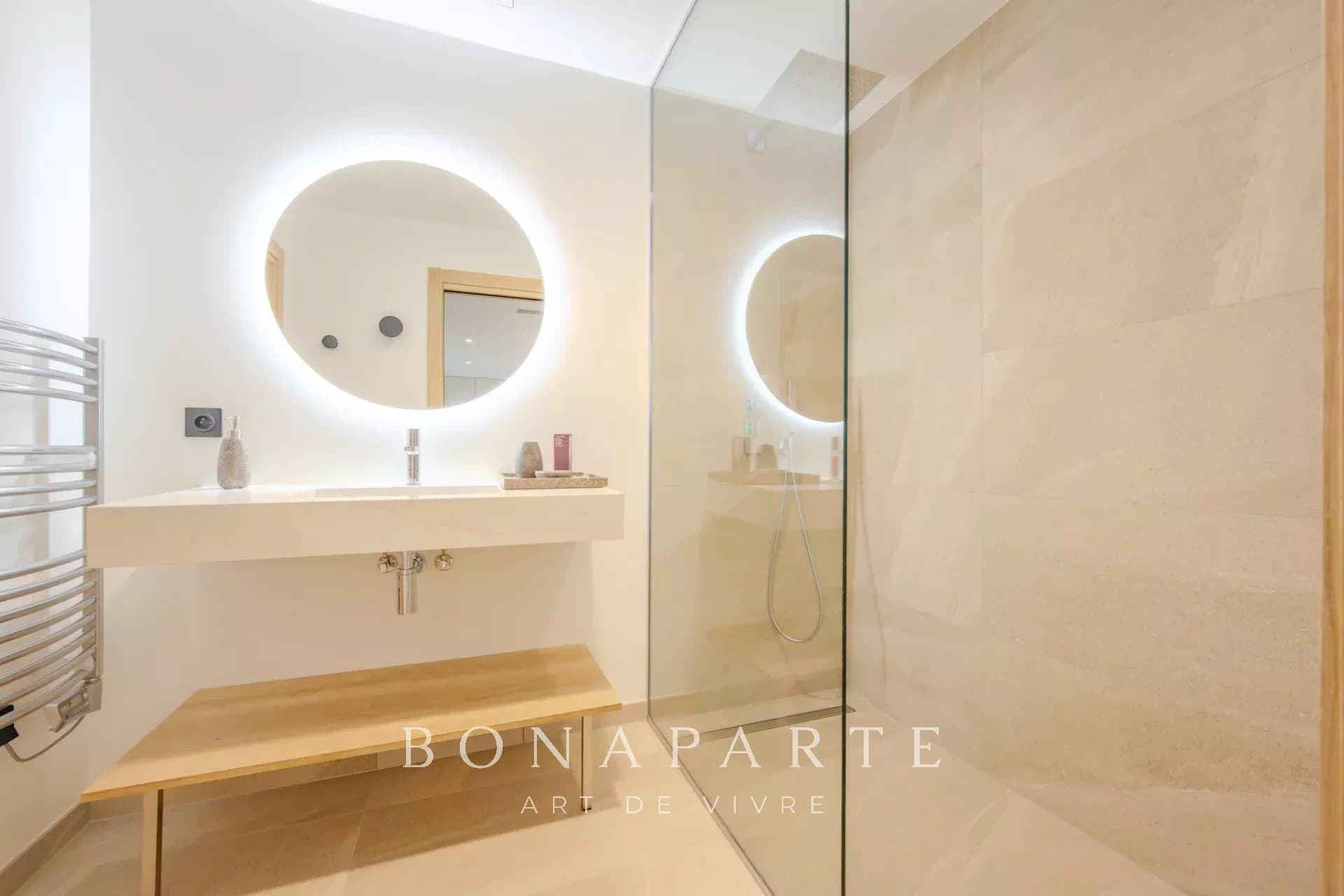 GASSIN - SAINT-TROPEZ Exclusivité : Magnifique villa-appartement en duplex avec très belle vue mer - Photo 31