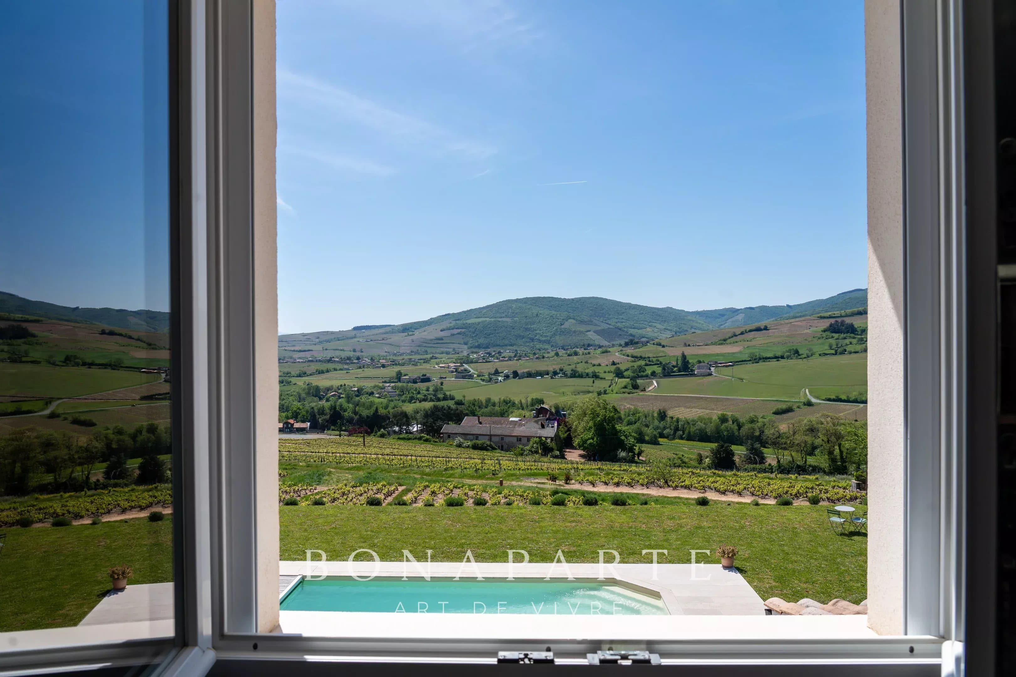 BEAUJOLAIS / AU COEUR DES VIGNES - VILLA D’EXCEPTION - 7 CHAMBRES – RENOVATION DE HAUT STANDING - VUE PANORAMIQUE - Photo 17