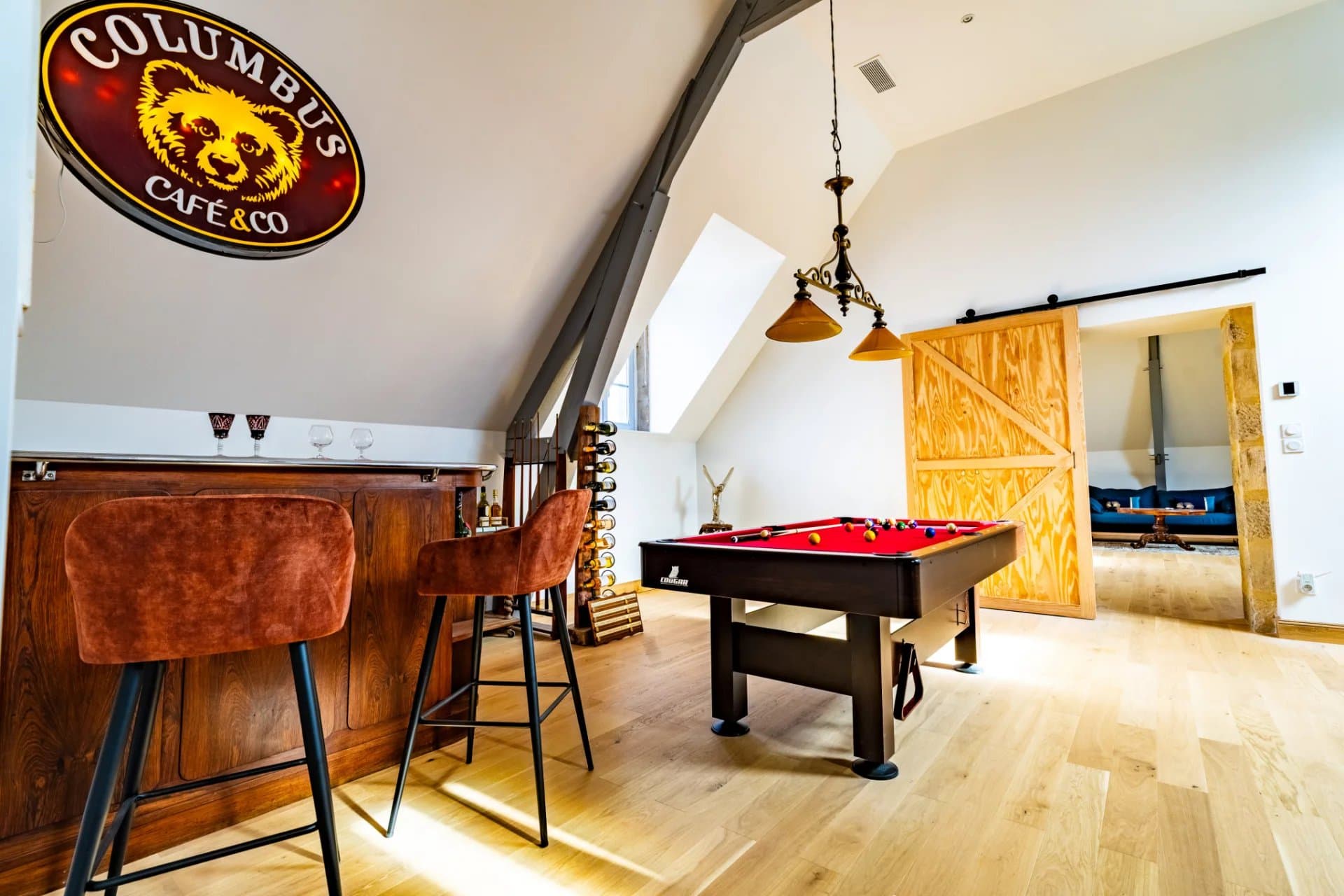 Villeneuve-la-Comtesse - Charme et Art de Vivre à la Française : magnifique Maison de Maître en plein cœur de village - Photo 8