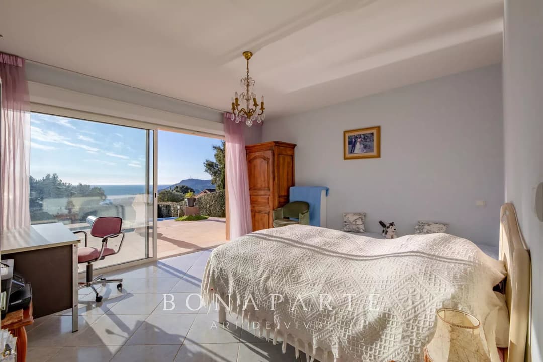 Villa d’Exception avec Vue Panoramique sur la Baie d’Agay - Photo 10