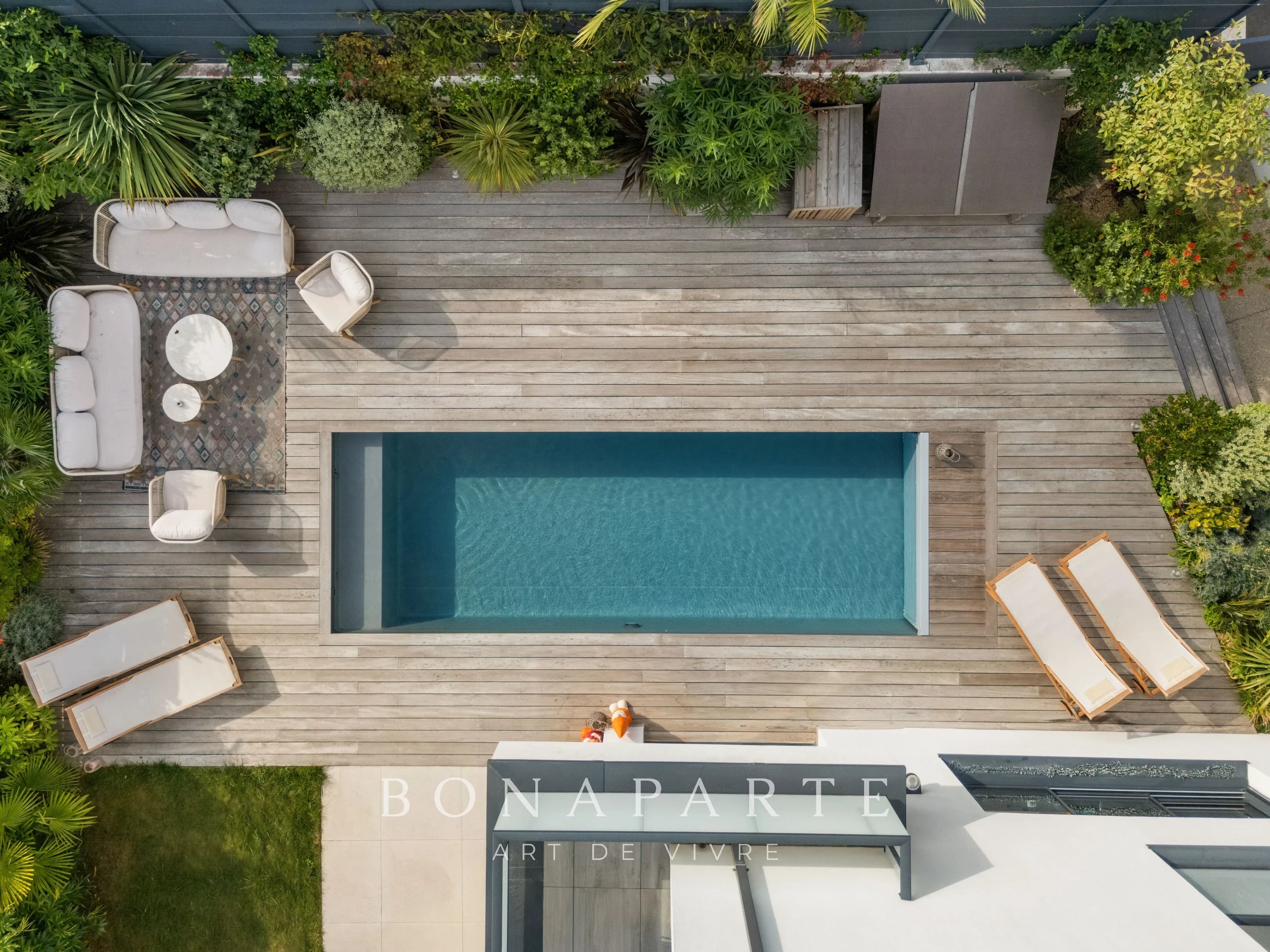 RUEIL-MALMAISON – MAISON CONTEMPORAINE 235 M² – 5 CHAMBRES – PISCINE – SAINT-CUCUFA - Photo 24