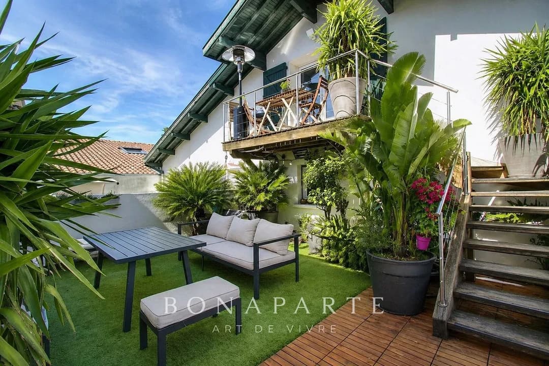 BIARRITZ Quartier Saint-Martin - Propriété atypique avec jardin - Photo 2