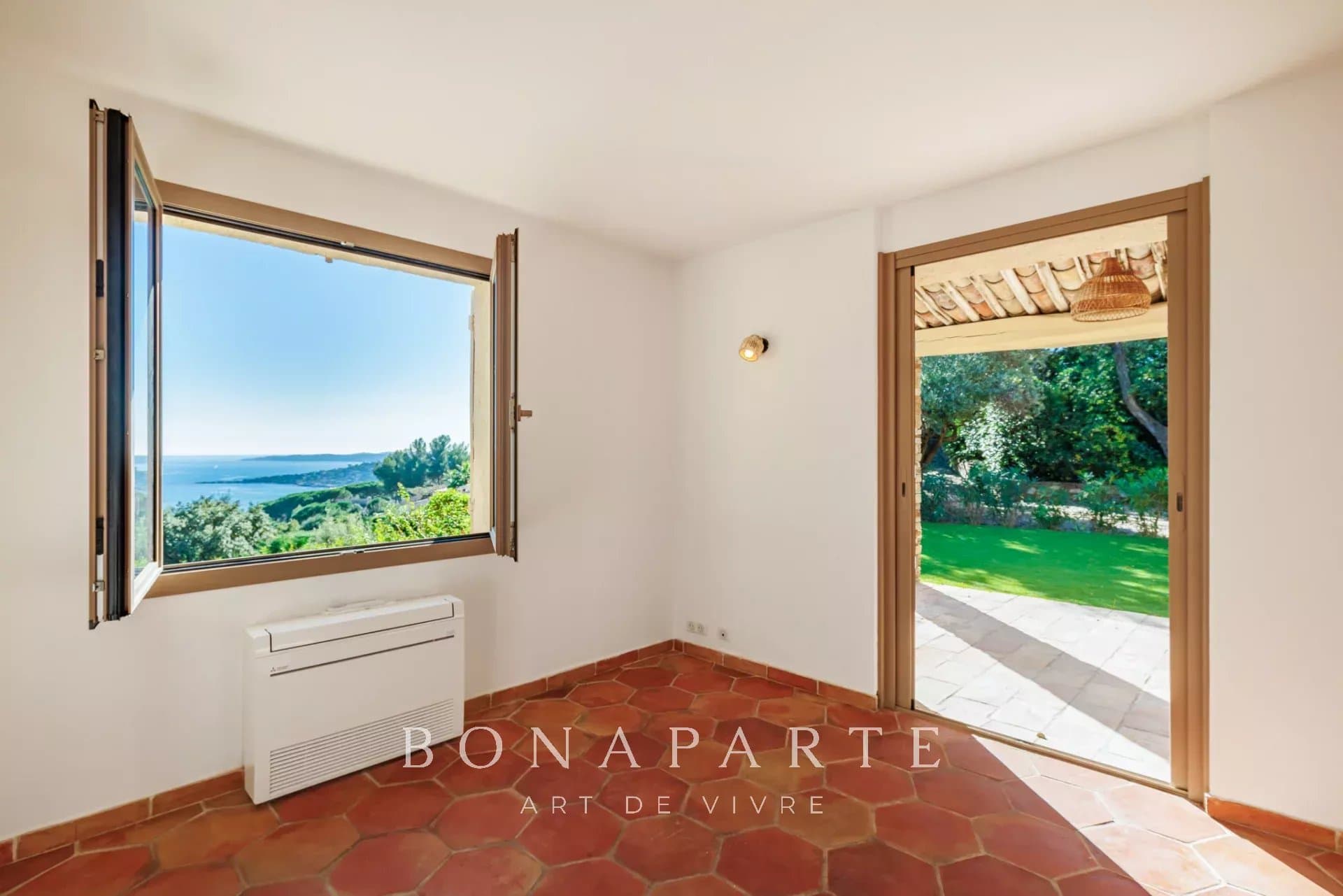 SAINTE-MAXIME - VILLA VUE MER PANORAMIQUE - Photo 18