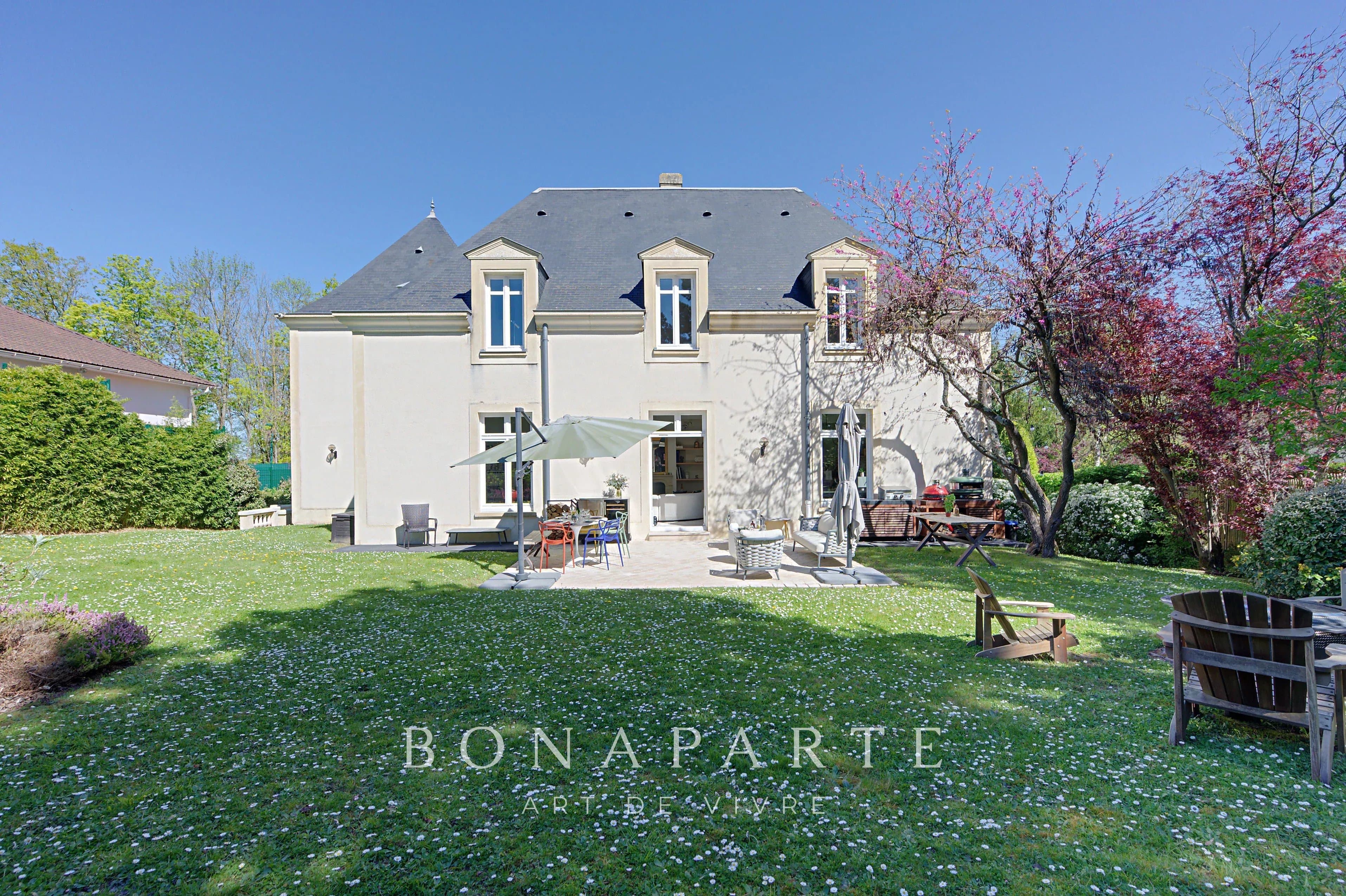 Exceptional house with garden