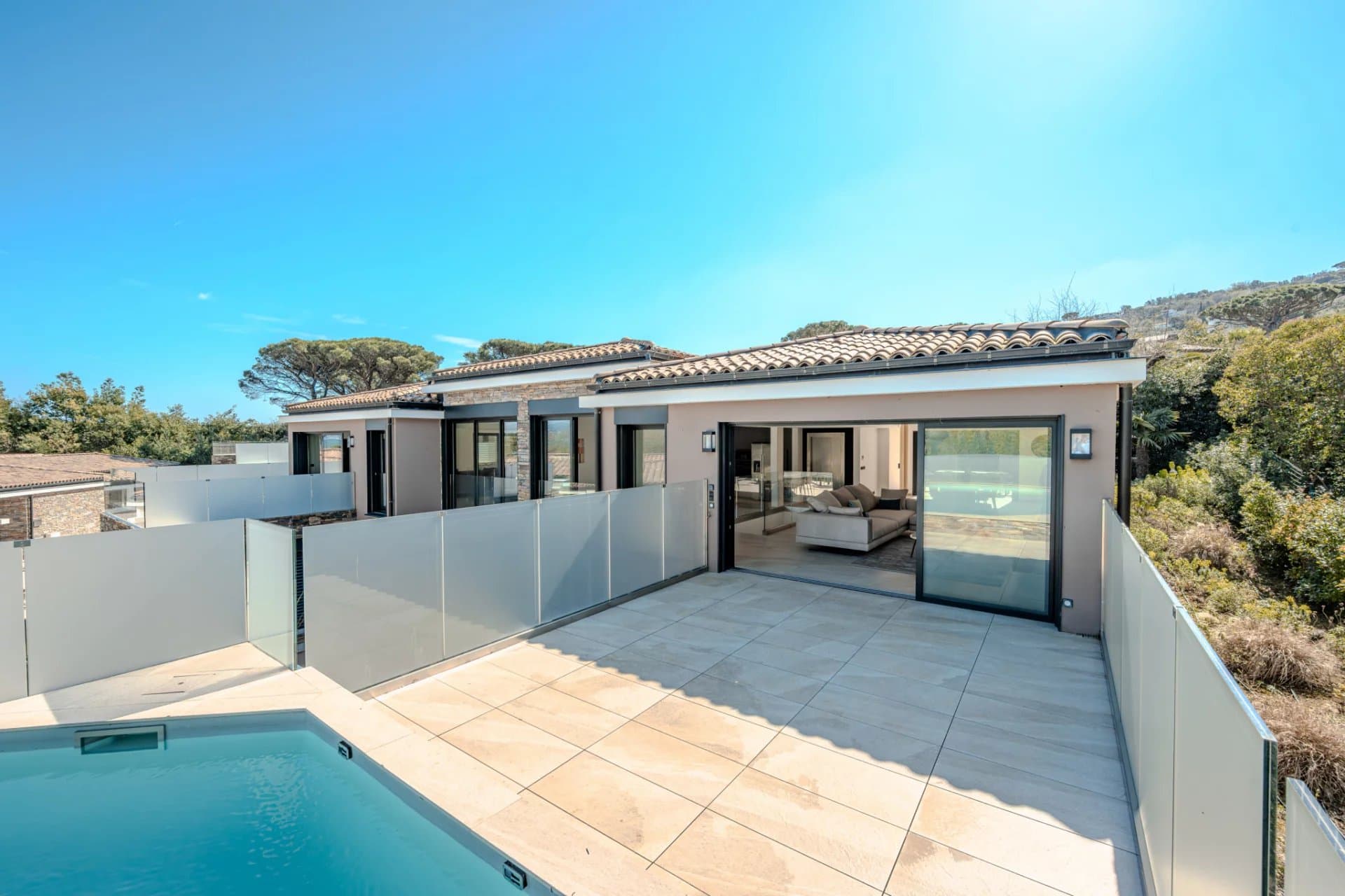 EXCLUSIVITE : Magnifique "villa appartement" en duplex avec très belle vue mer - Photo 14
