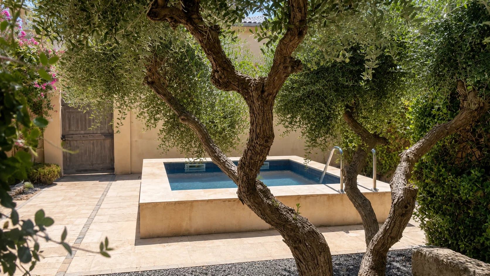 CŒUR HISTORIQUE DE MAILLANE, À DEUX PAS DE SAINT-RÉMY-DE-PROVENCE - MAISON DE VILLAGE DE CHARME ENTIÈREMENT RÉNOVÉE EN 2021 - Photo 7