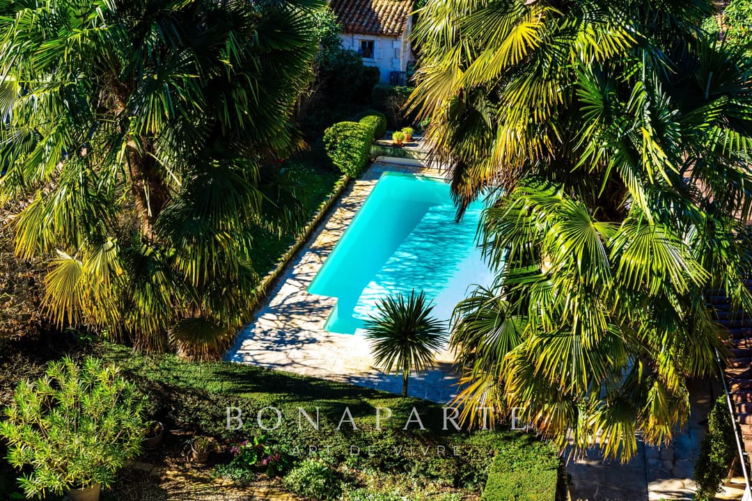 NIORT - MAISON DE CARACTÈRE ET SON JARDIN AVEC PISCINE EN CENTRE-VILLE - Photo 3