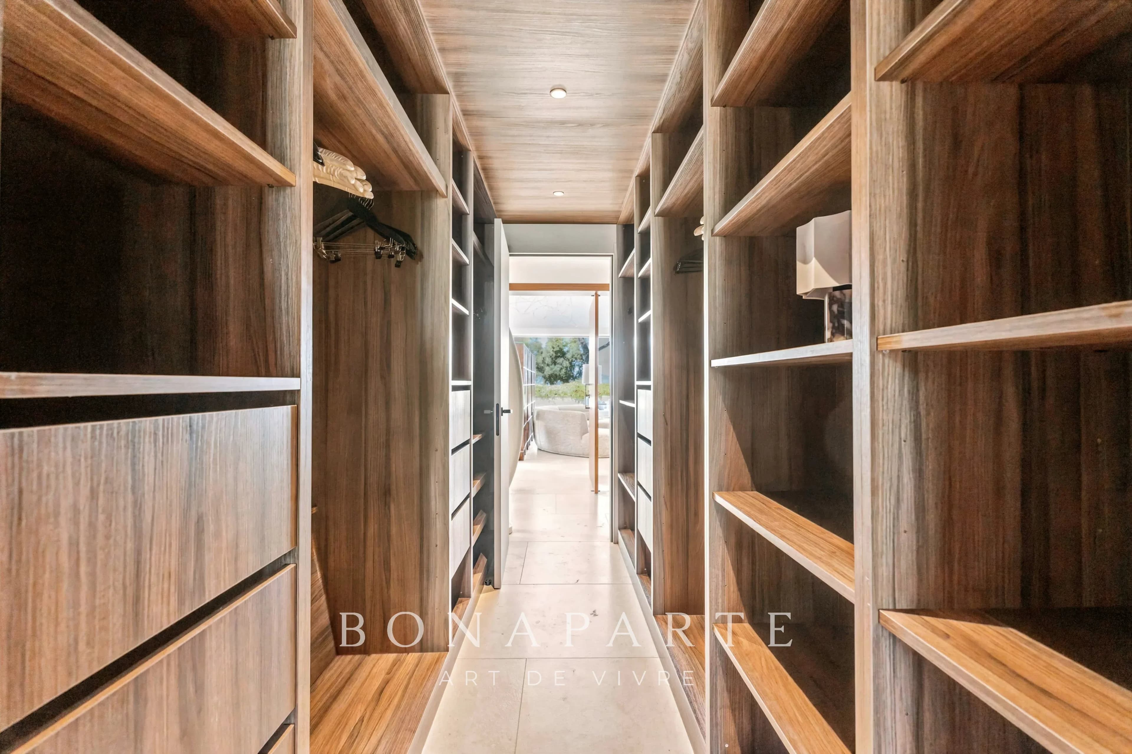 SAINT-TROPEZ – VILLA CONTEMPORAINE D’EXCEPTION - Photo 21