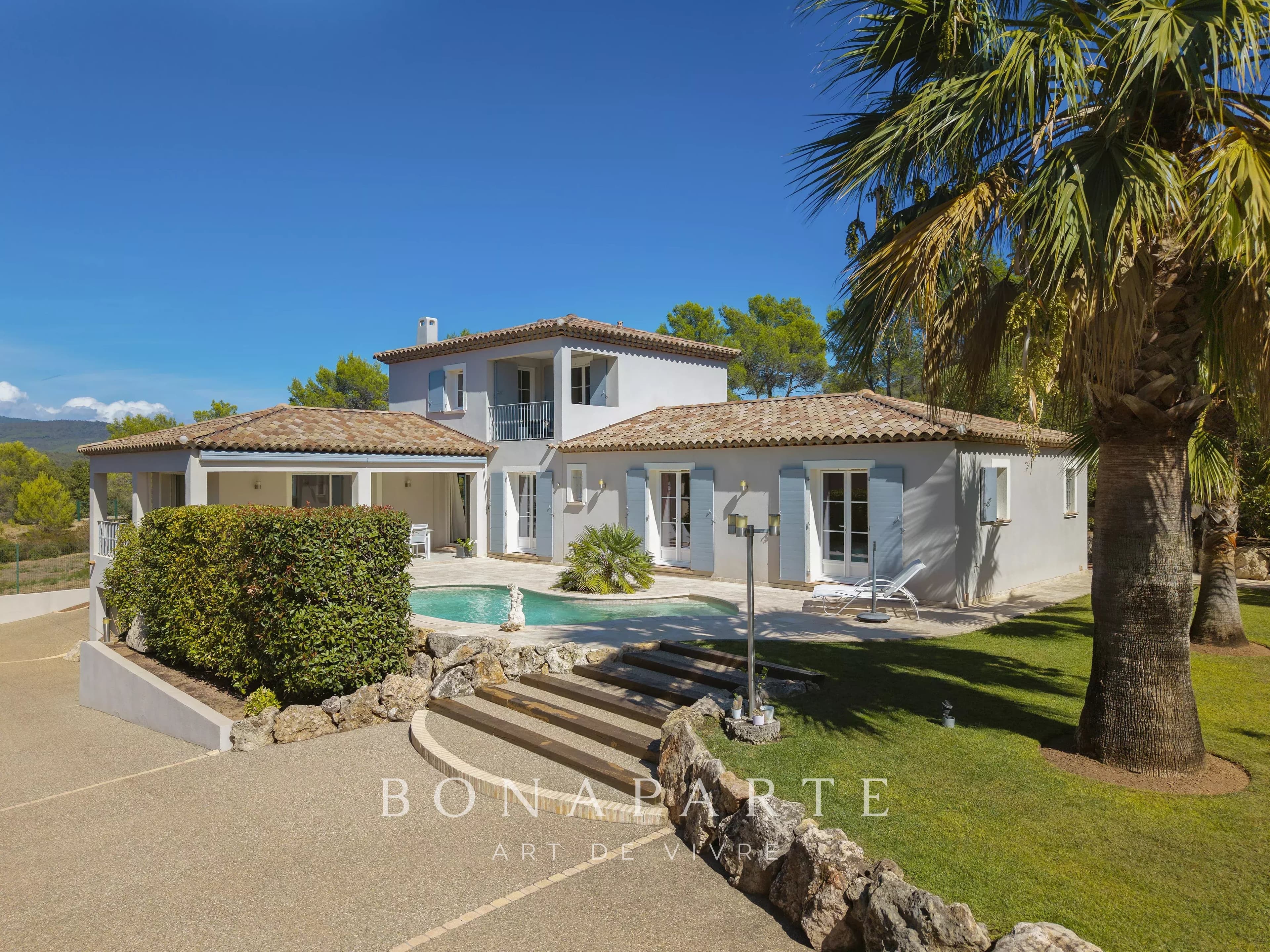 Valescure, villa 4 chambres, secteur résidentiel sécurisé et recherché - Photo 1