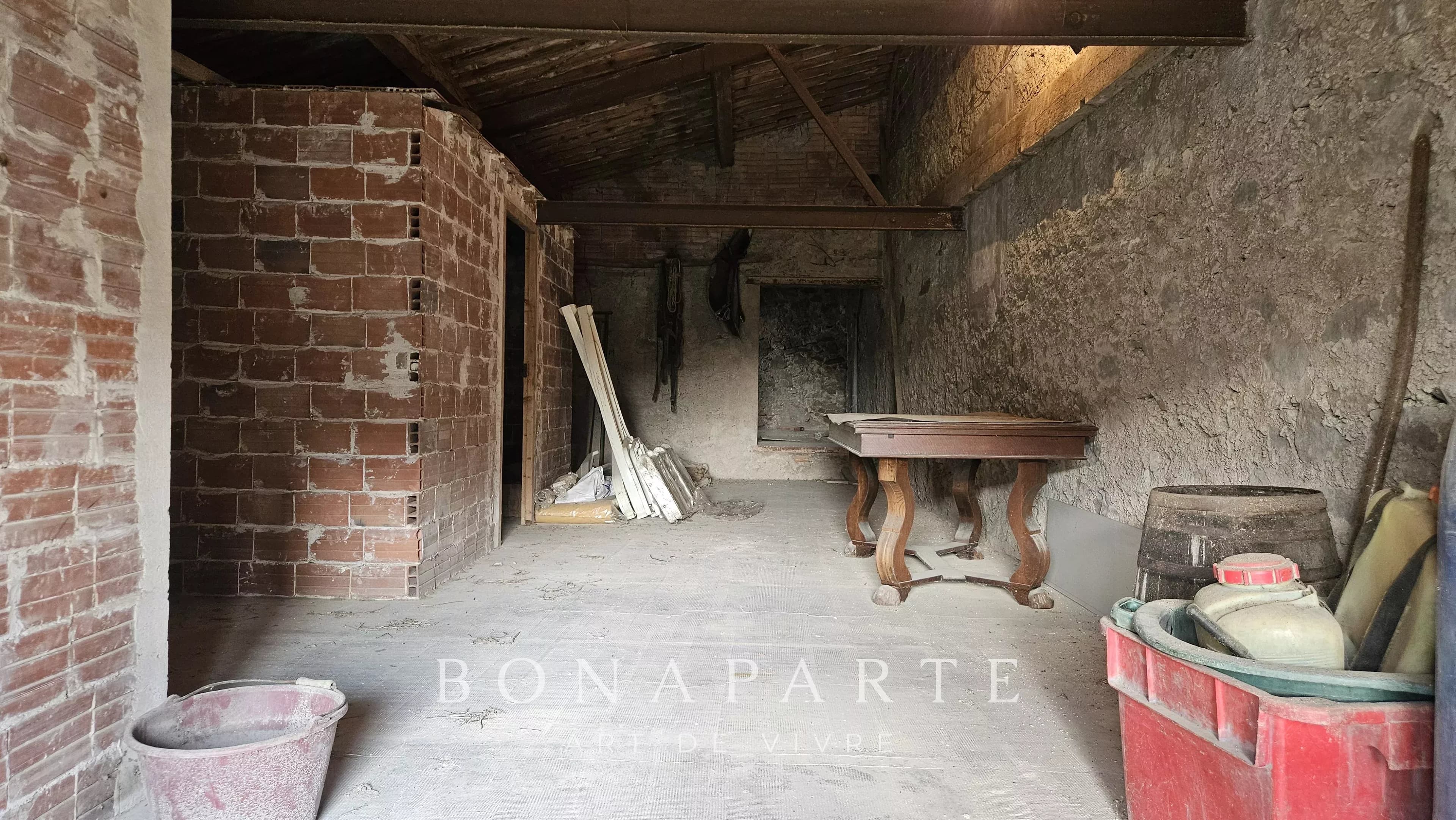Ancienne cave vigneronne en pierre – 275 m² – toiture neuve – fort potentiel – proche Saint-Chinian - Photo 5