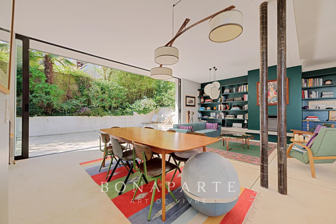 Vue Tour Eiffel – Maison familiale de 219 m² avec jardin de 550 m² – Adresse confidentielle - Photo 5