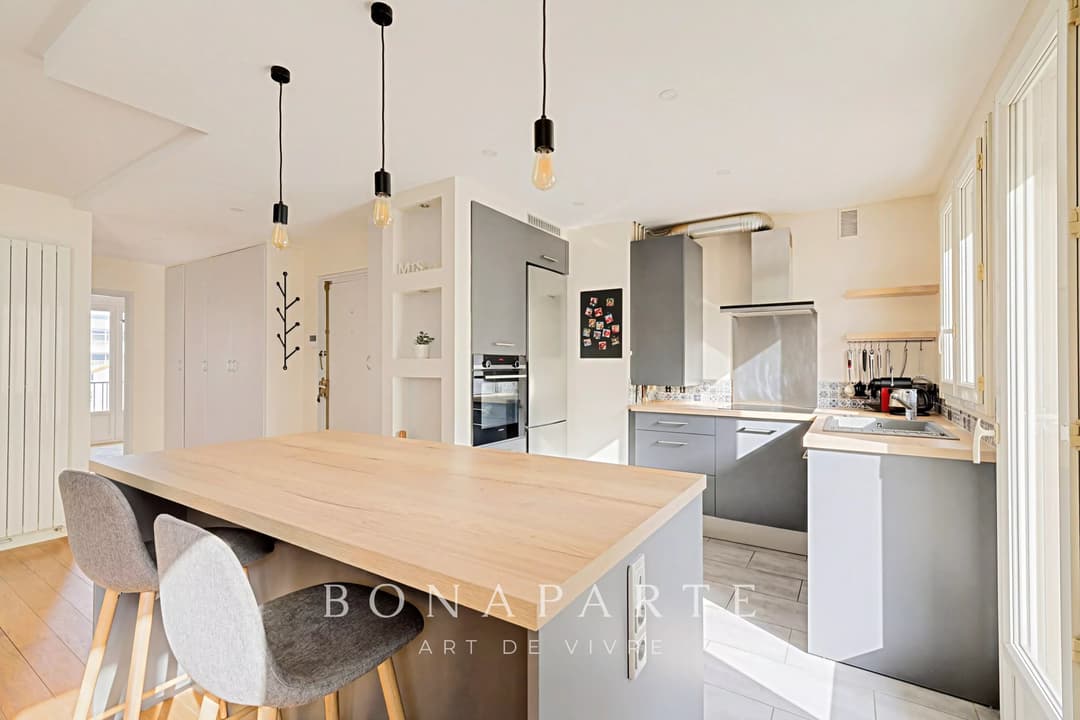 Trois pièces traversant avec balcons - Photo 6