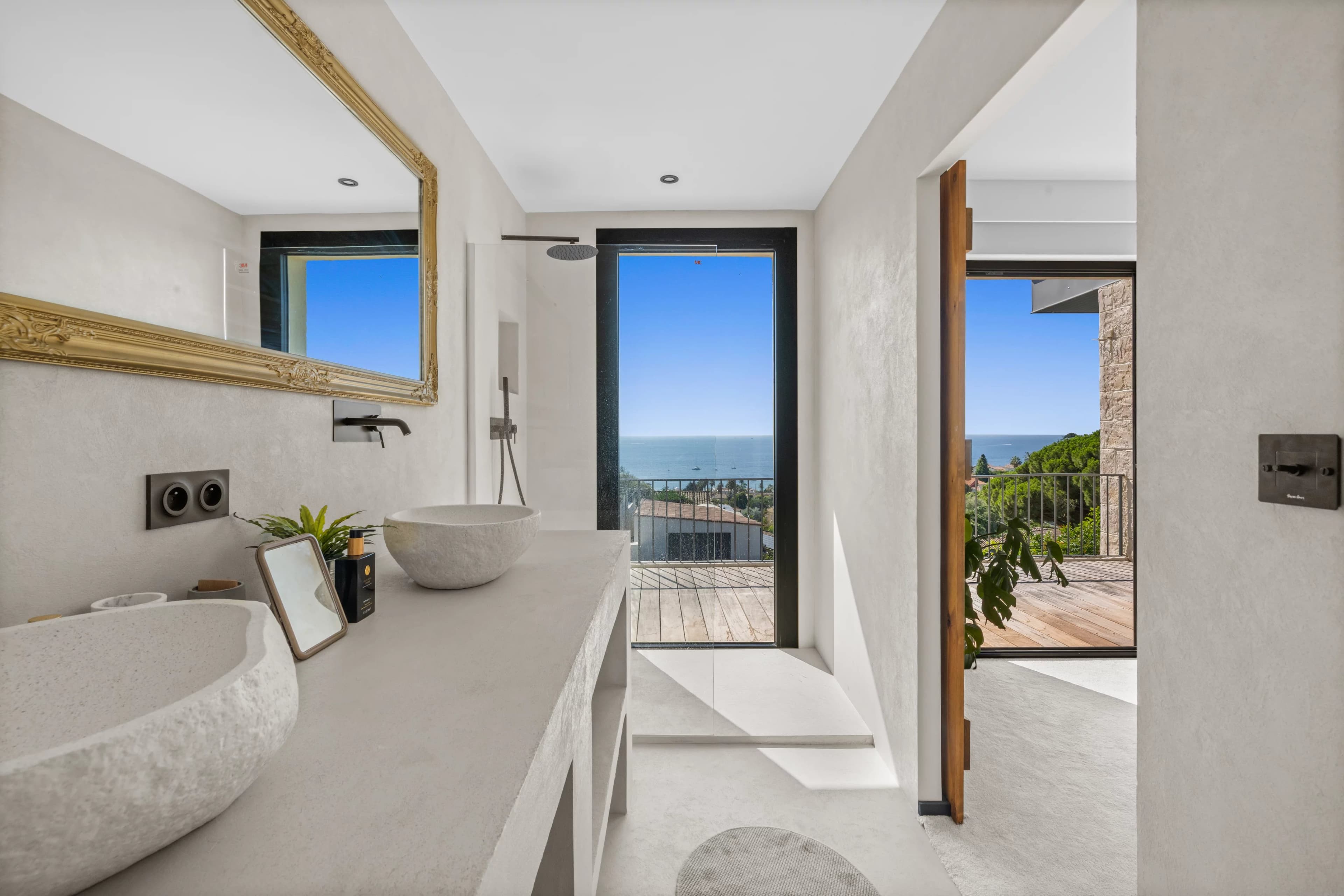 Aux portes de SUPER CANNES, élégante villa entiérement rénovée - vue mer panoramique - position dominante - Photo 18