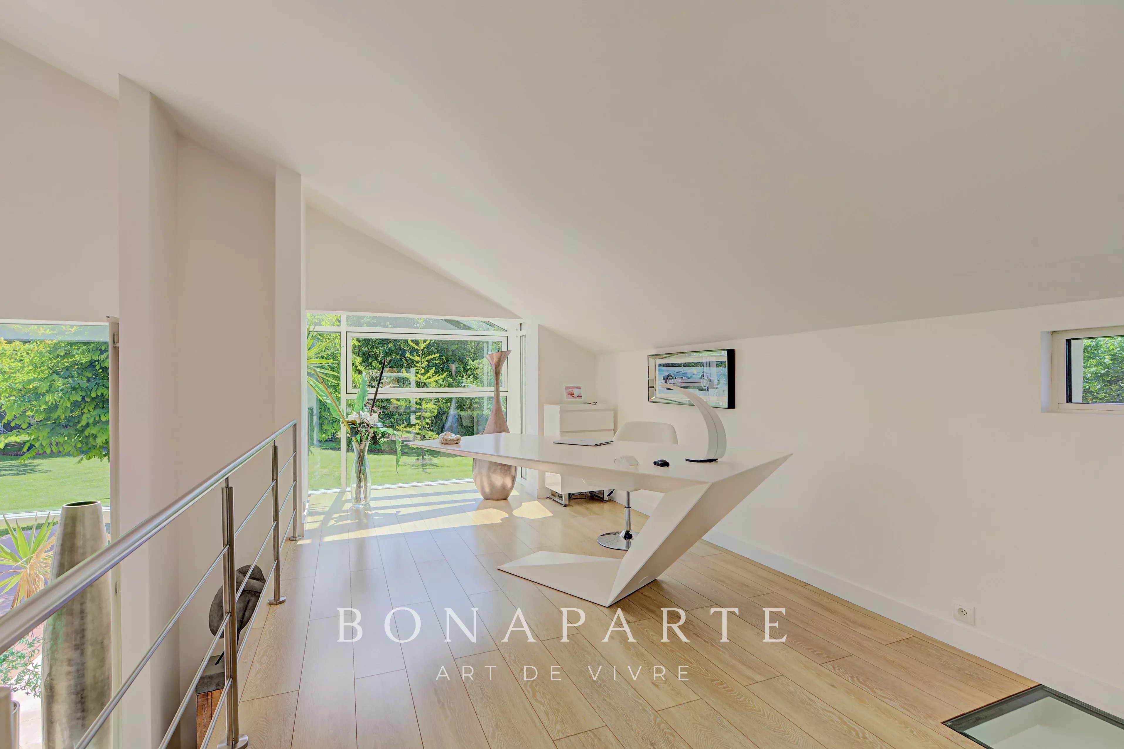 CRESPIÈRES - MAISON CONTEMPORAINE - 260 M² - Photo 12