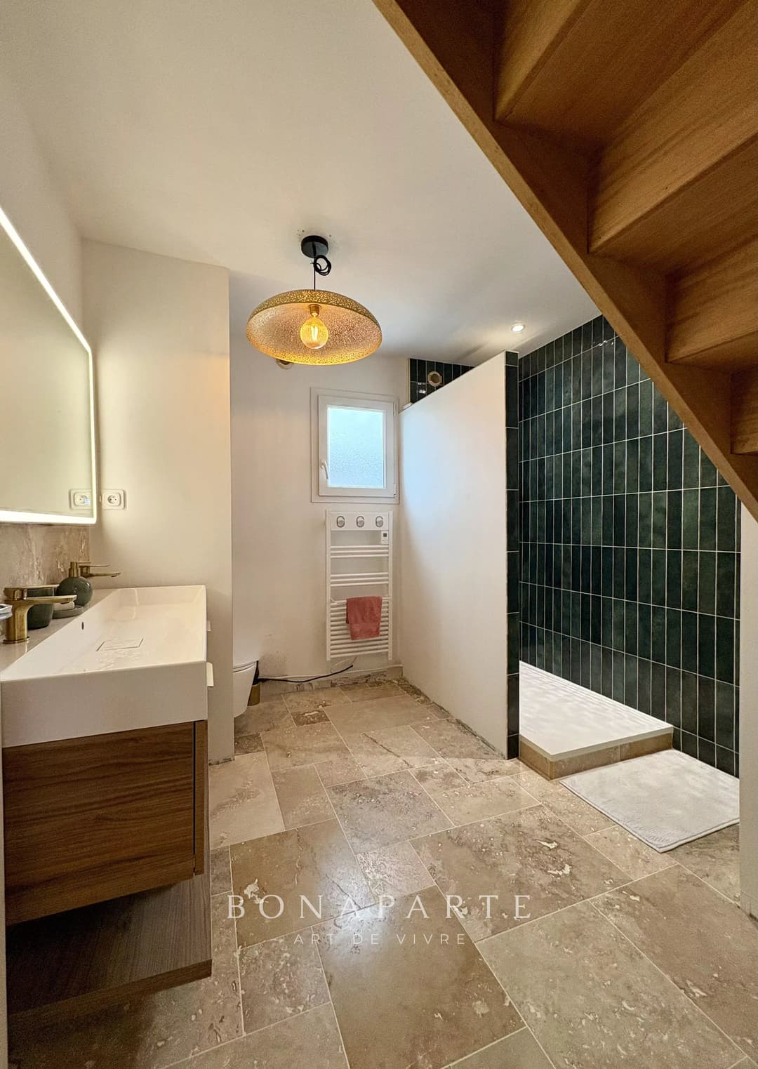 BRISSARTHE - MAISON FAMILIALE DE PLAIN PIED DANS UN ENVIRONNEMENT VERDOYANT - Photo 11