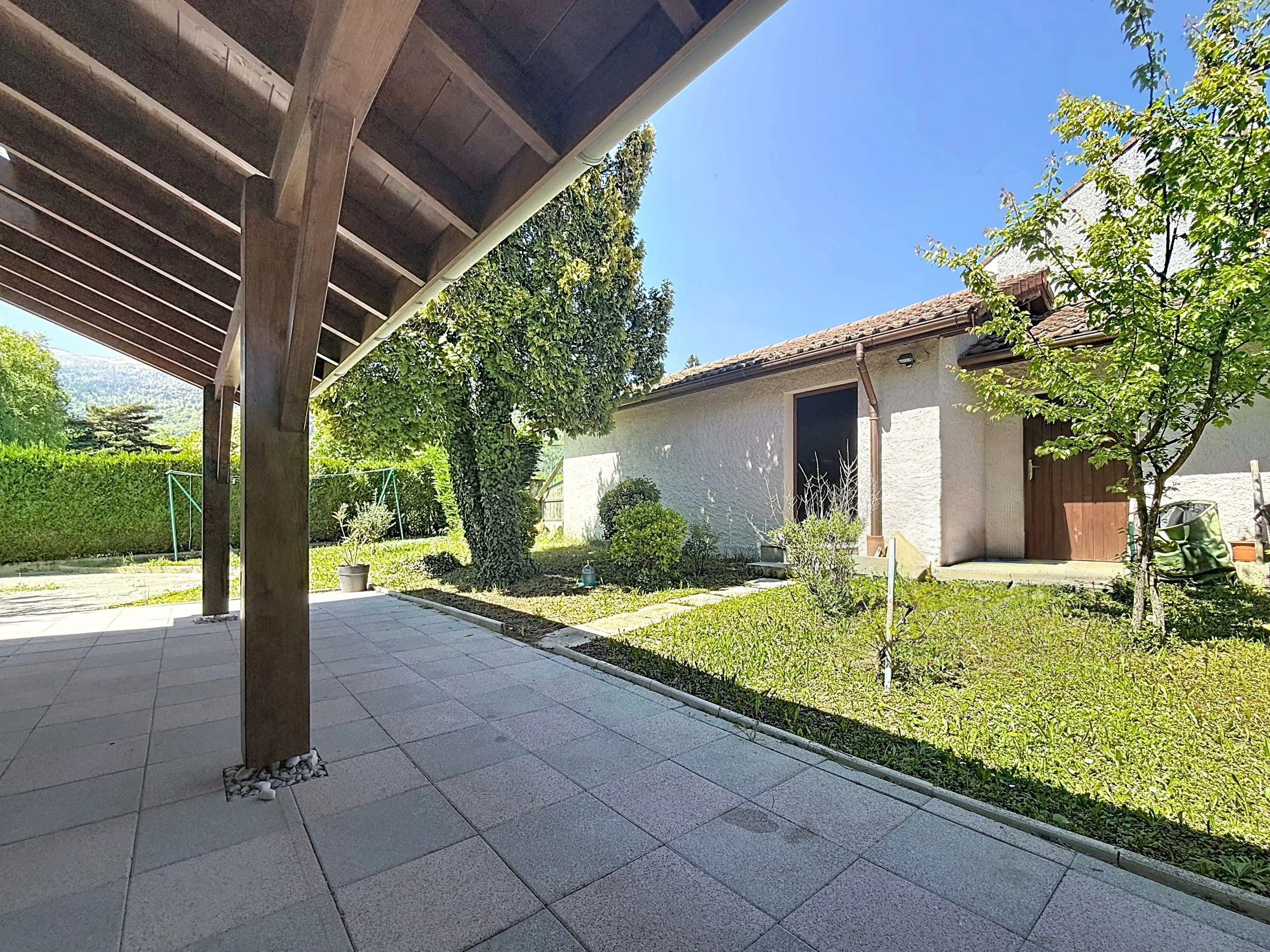 ÉCHENEVEX - MAISON FAMILIALE AVEC JARDIN - Photo 18