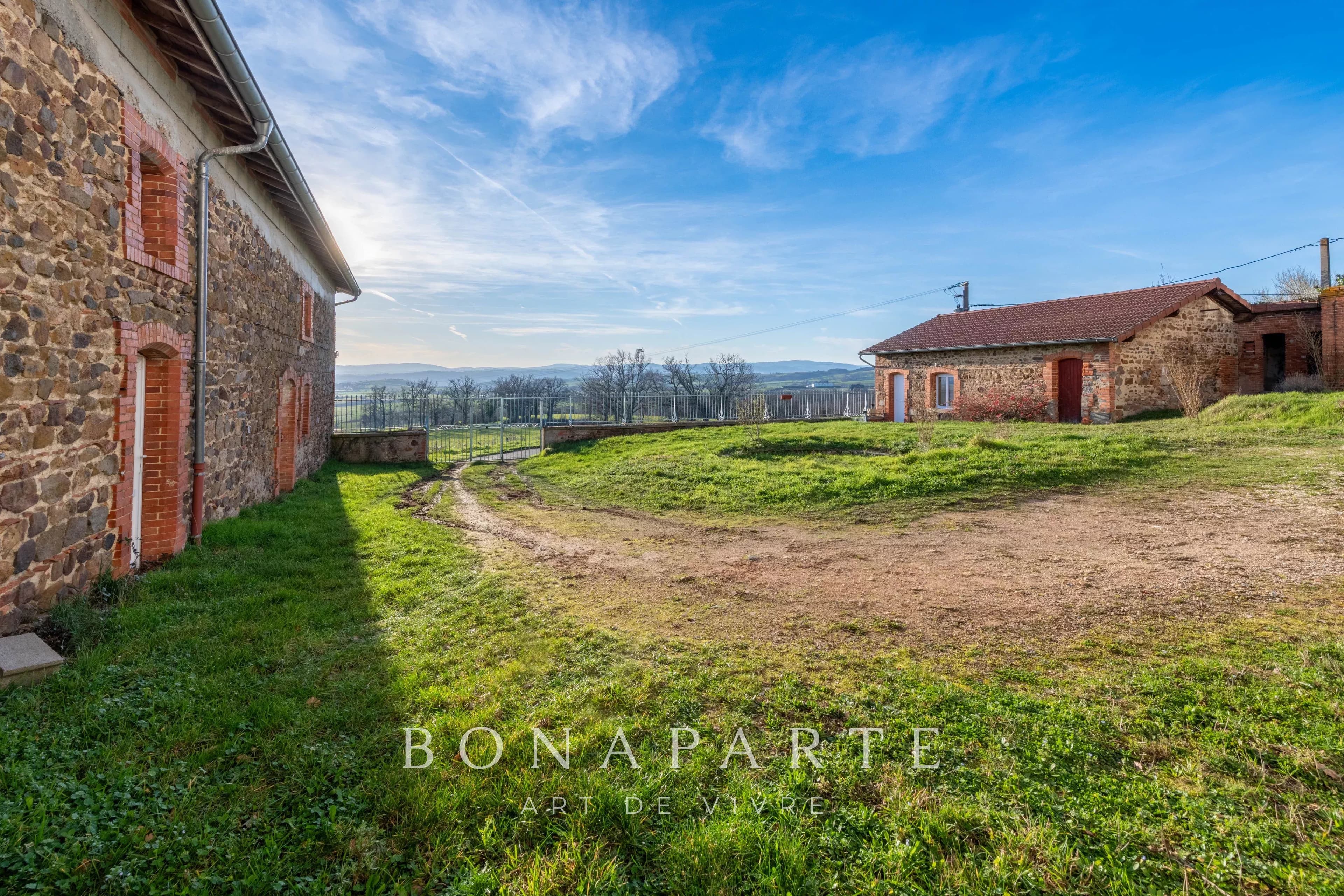 BÂTISSE DE CHARME AVEC PARC ARBORÉ ET DÉPENDANCES - Photo 5