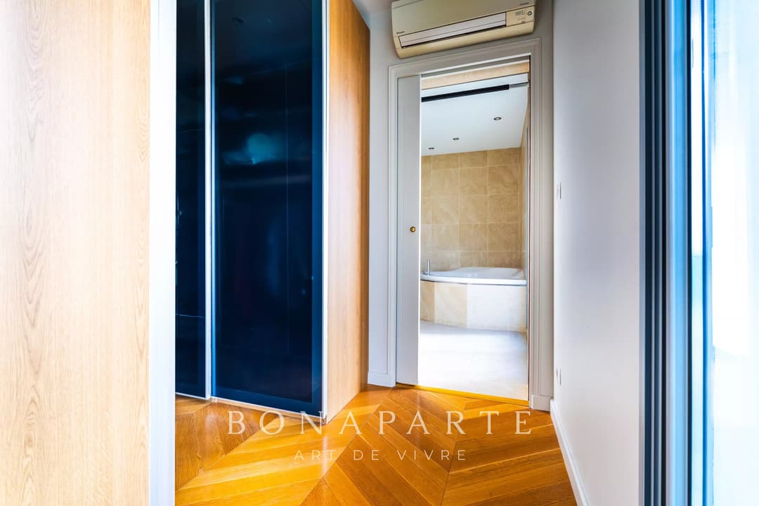 NIORT CENTRE- APPARTEMENT D'EXCEPTION - 4 CHAMBRES – DERNIER ETAGE AVEC ASCENSEUR - Photo 17