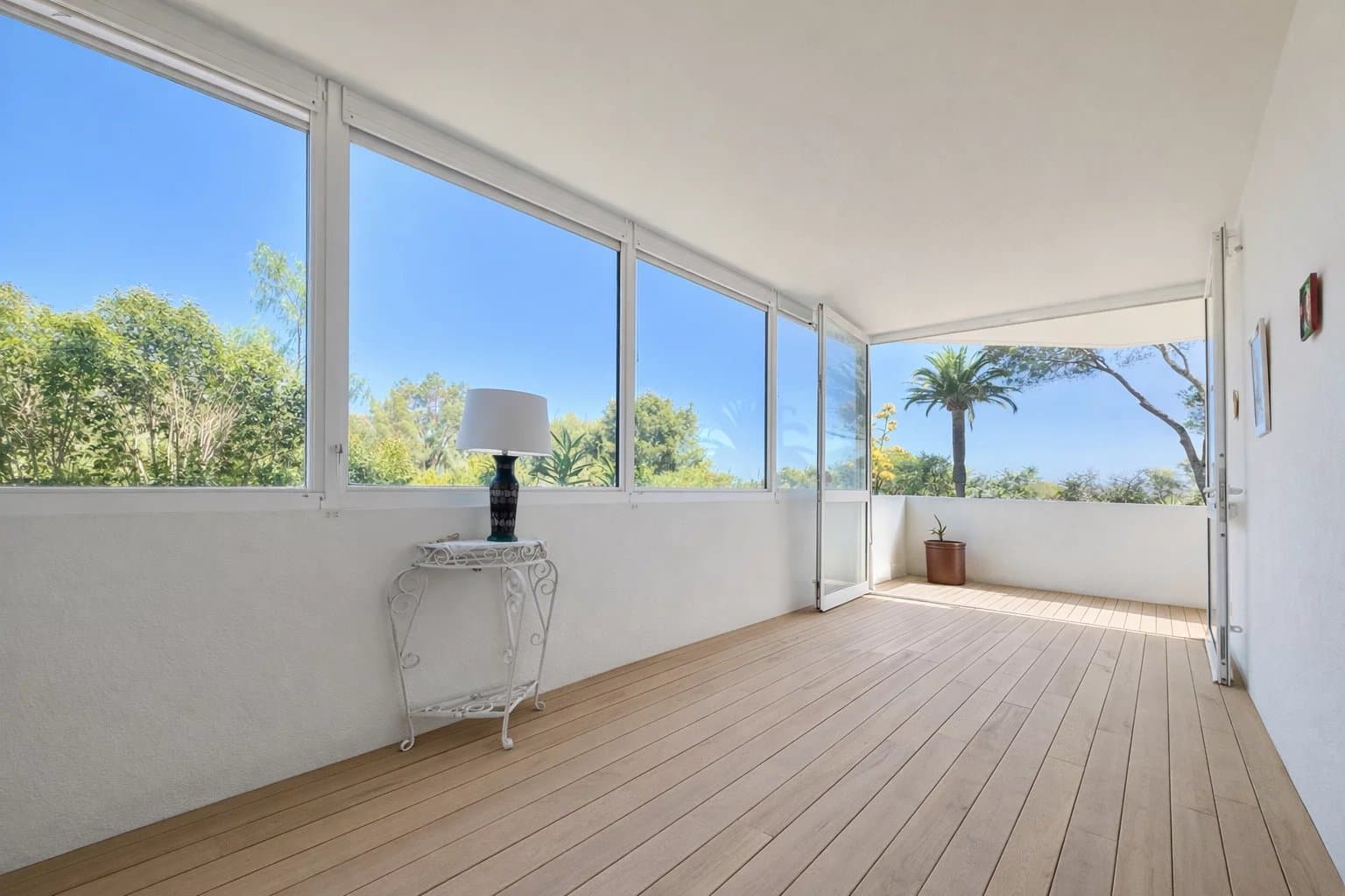 SAINT RAPHAEL / BOULOURIS - APPARTEMENT 3 PIECES - À 200 M DE LA MER - Photo 2