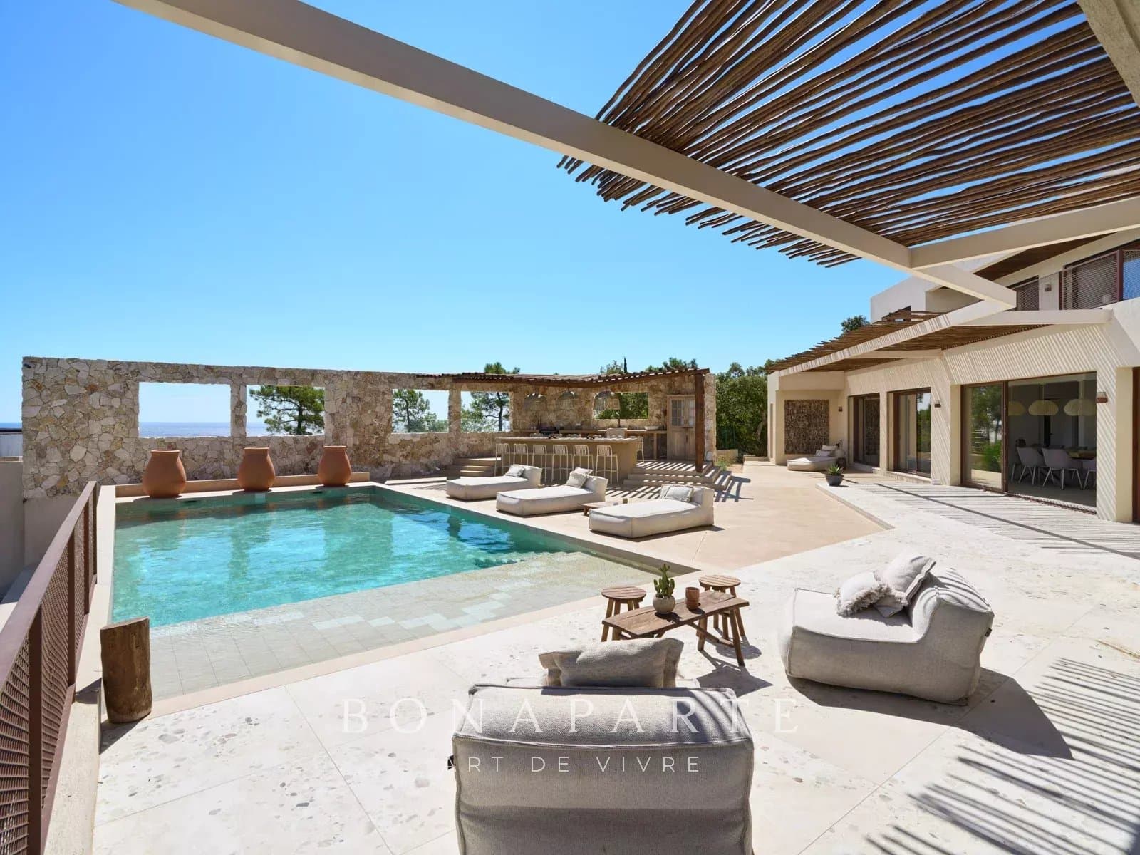 VILLA CONTEMPORAINE D’EXCEPTION – VUE PANORAMIQUE SUR LA MÉDITERRANÉE - Photo 2