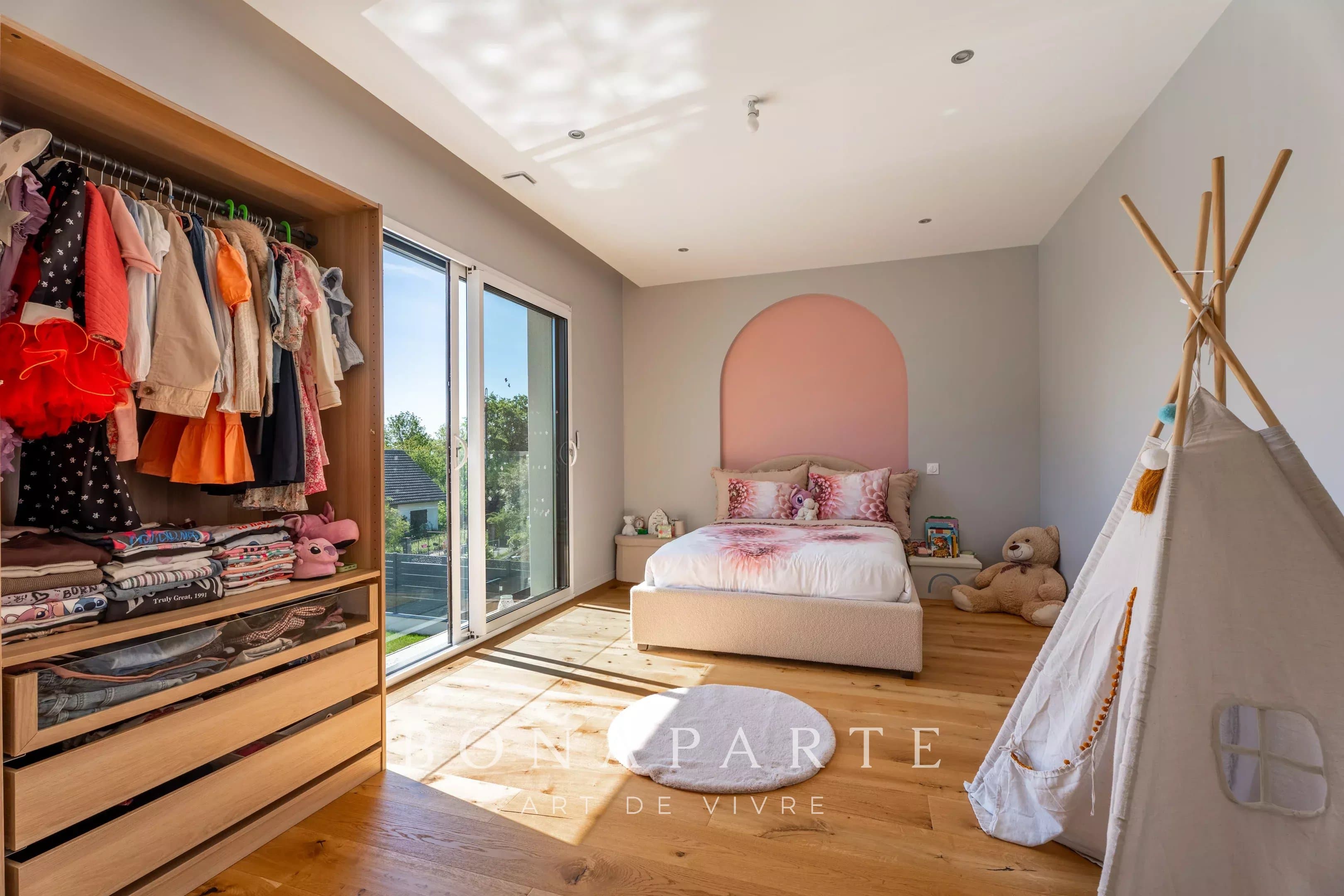 DIVONNE-LES-BAINS – MAISON CONTEMPORAINE DE PRESTIGE – PISCINE & POOL HOUSE - Photo 10