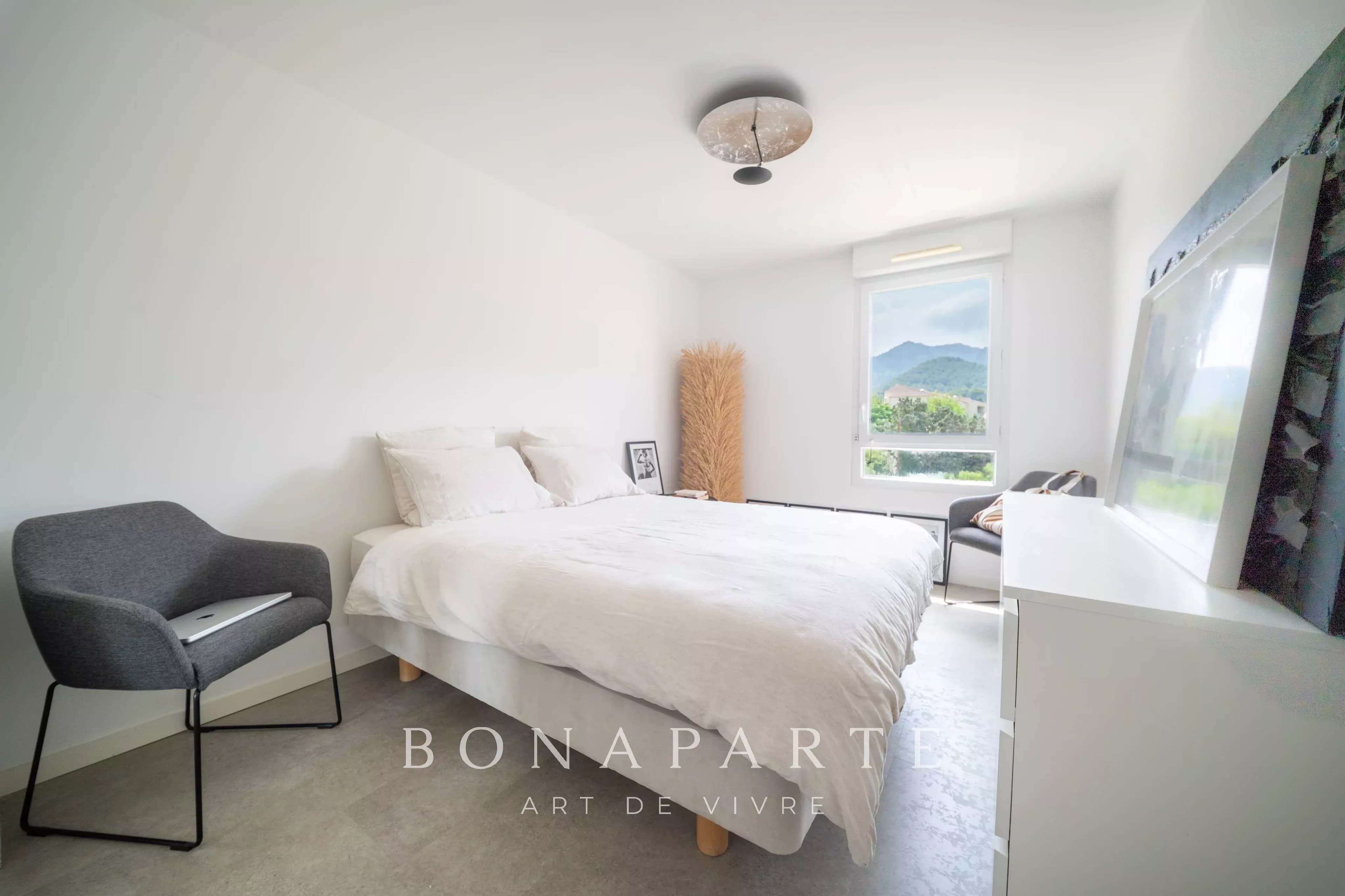 DUPLEX D'EXCEPTION AVEC ROOFTOP PANORAMIQUE – ENTRE MER ET CALANQUES - Photo 11