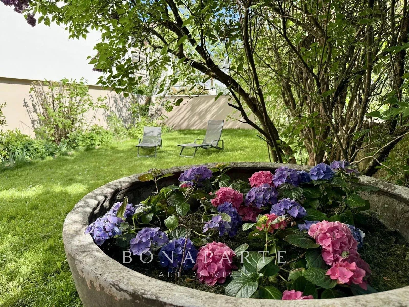 DIVONNE-LES-BAINS – MAISON DE VILLE AVEC JARDIN - Photo 11
