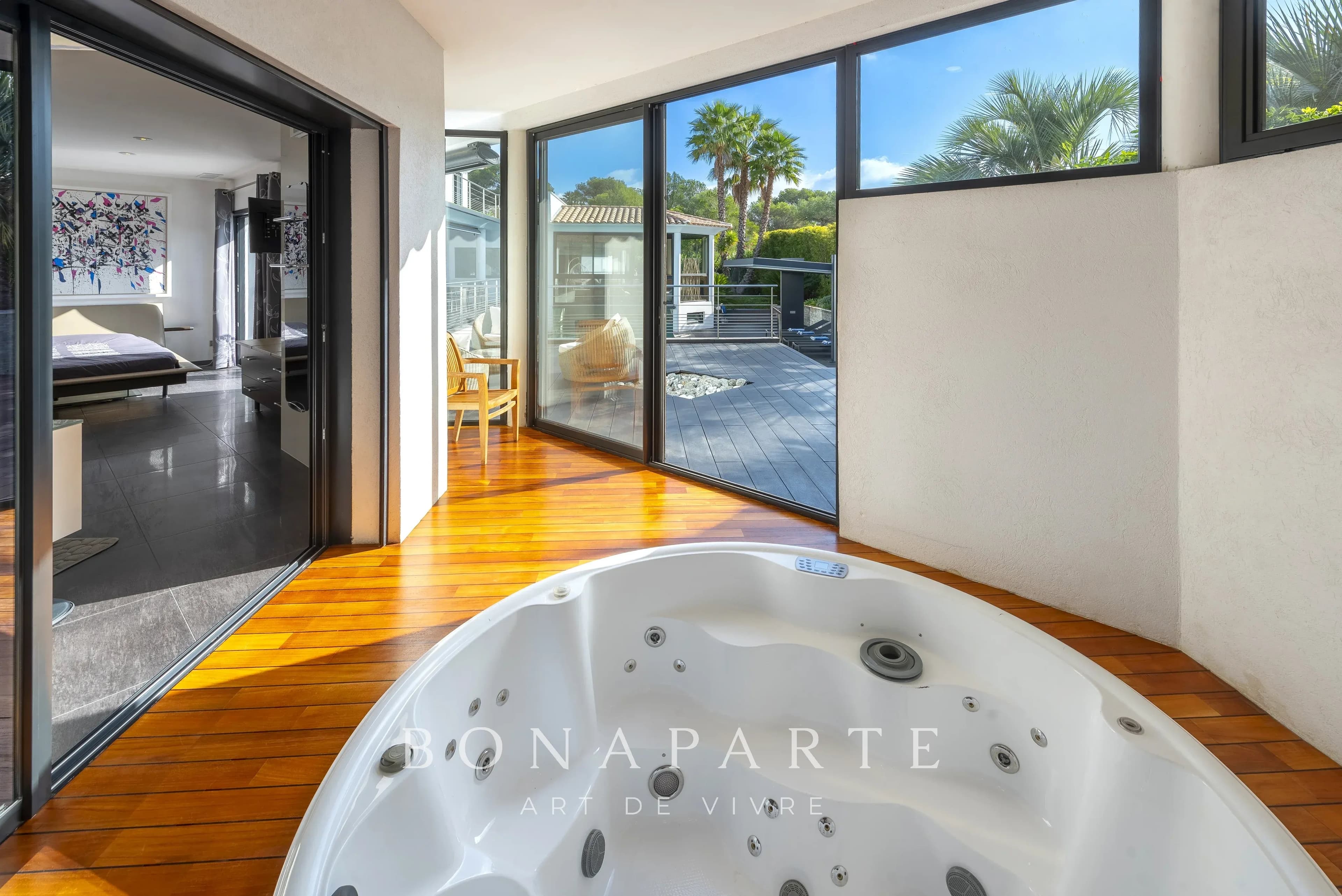 Saint-Raphaël - Superbe villa contemporaine aux prestations - Photo 8