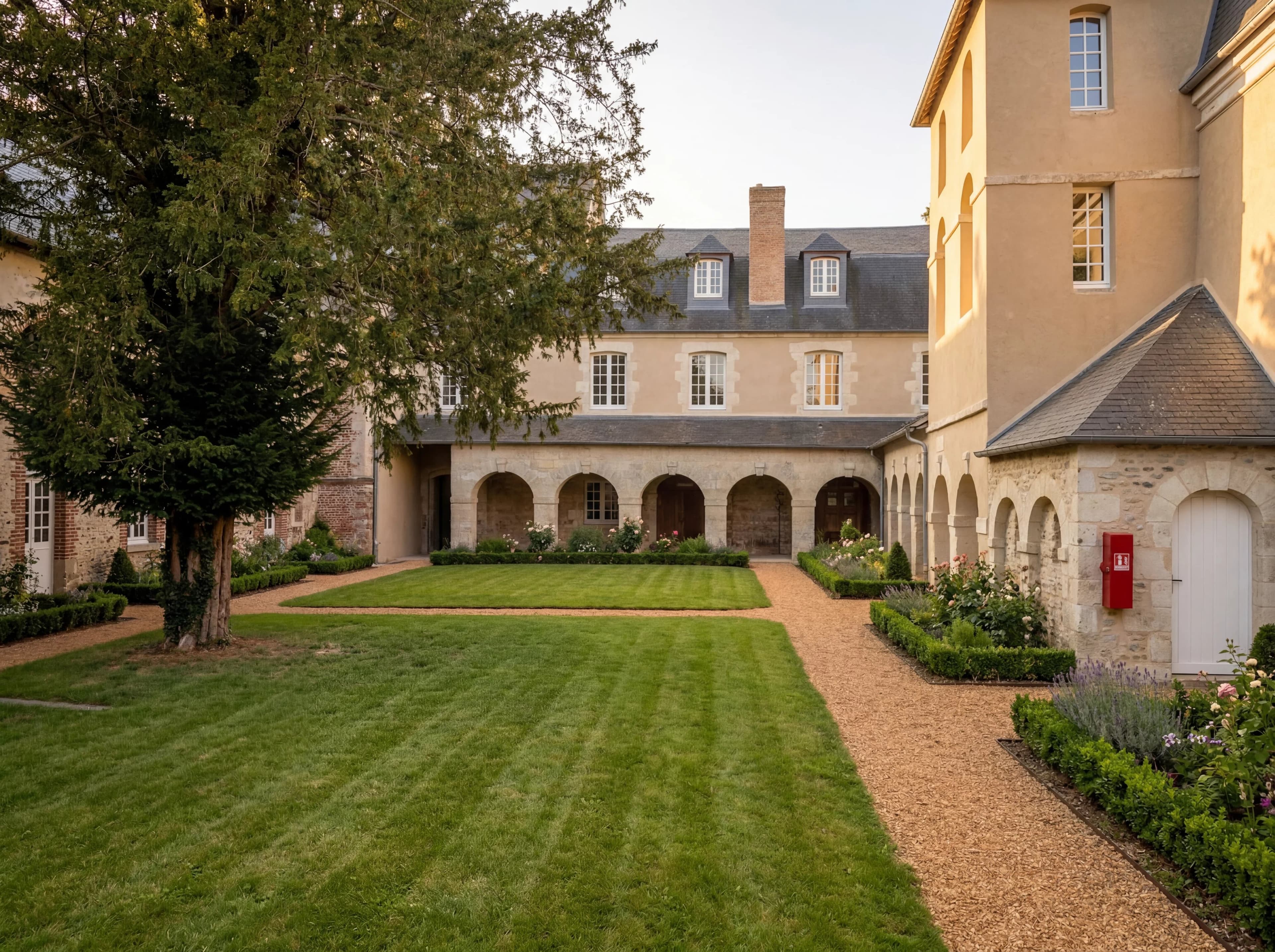 PAYS D'AUGE - ANCIEN PRIEURE A RENOVER - Photo 4