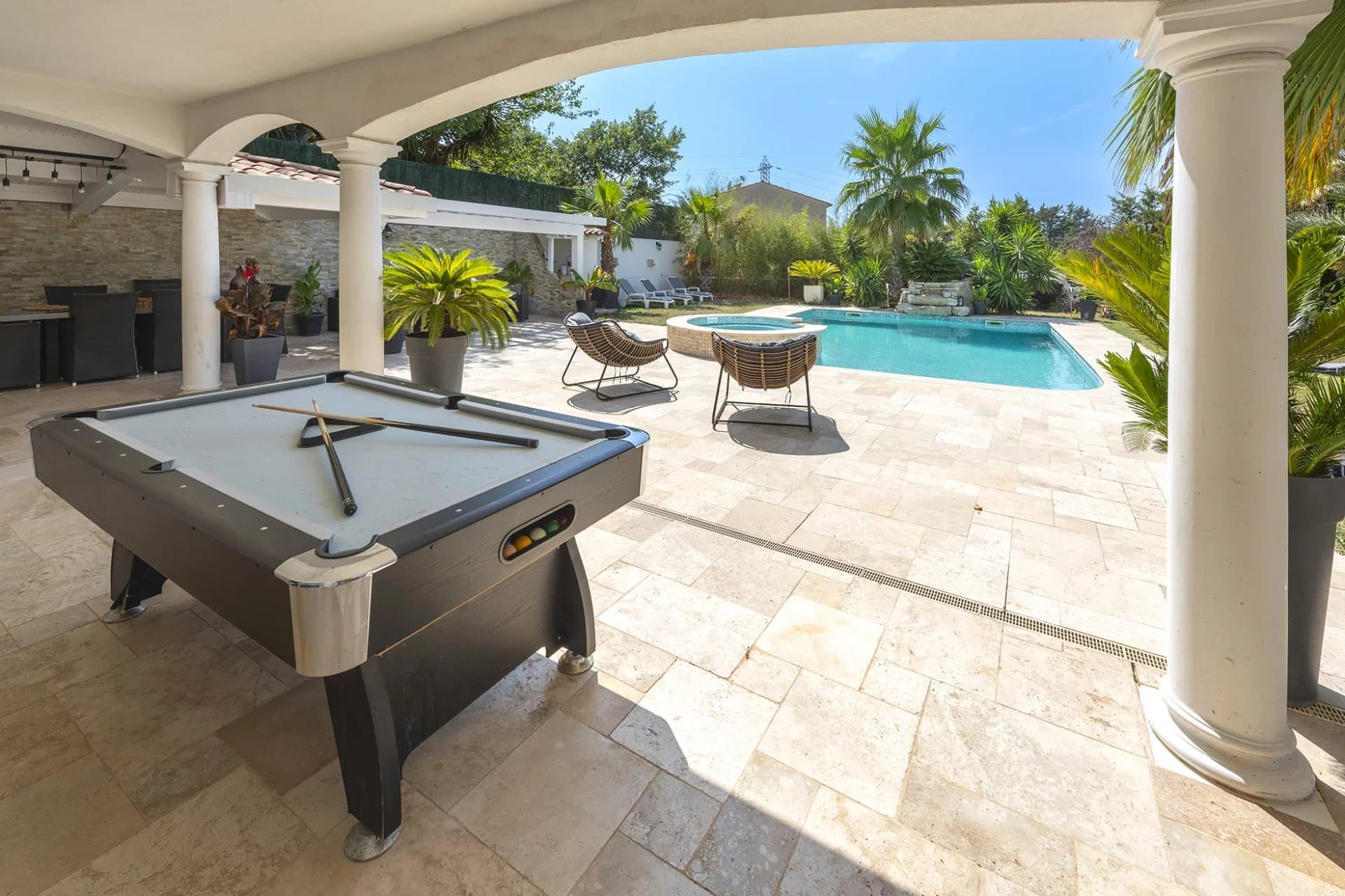 EXCLUSIVITE : Villa - 172 m² - 7 pièces - Photo 4