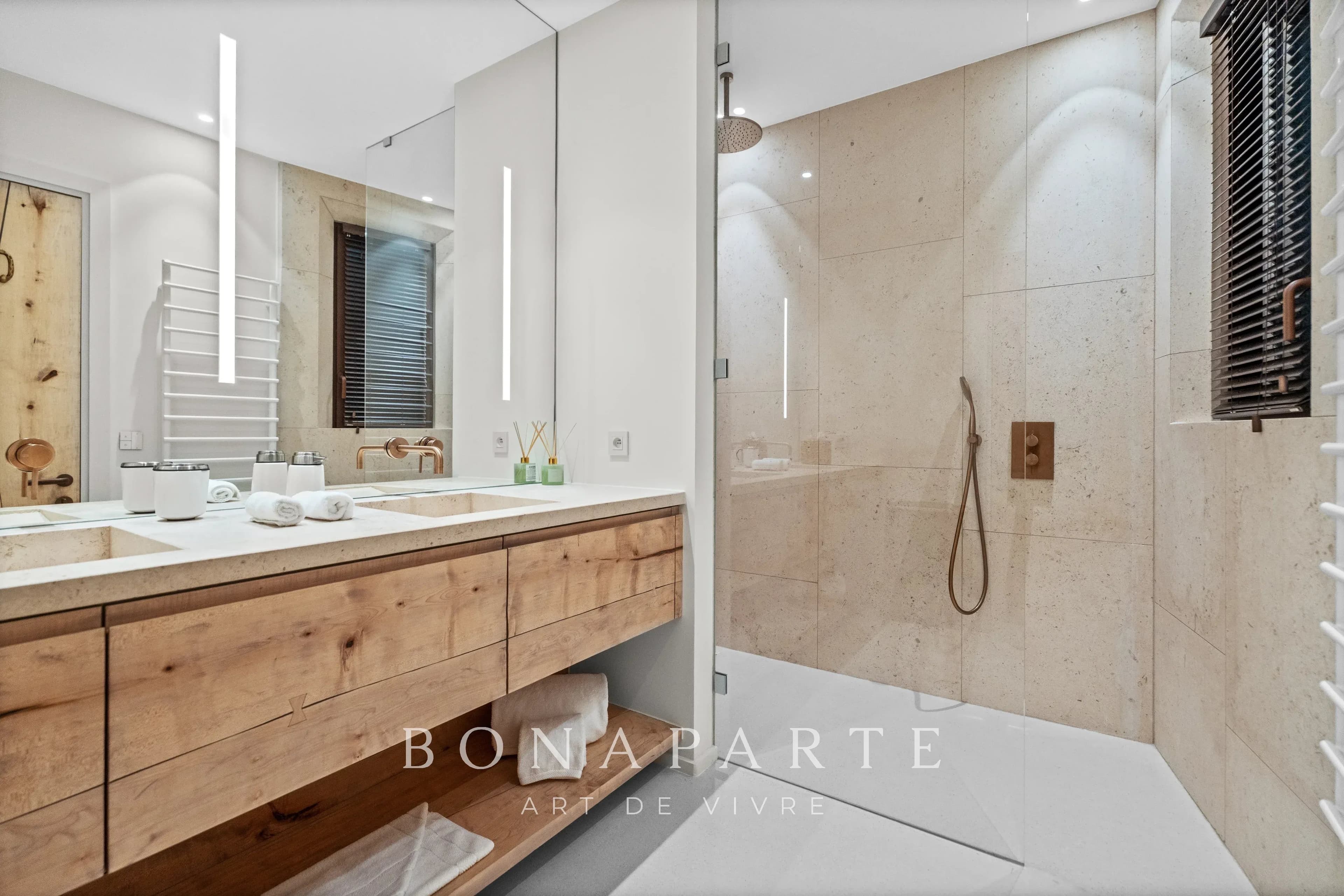 RAMATUELLE – PLAGE DE PAMPELONNE: Villa contemporaine d’exception avec vue panoramique sur la Méditerranée - Photo 19
