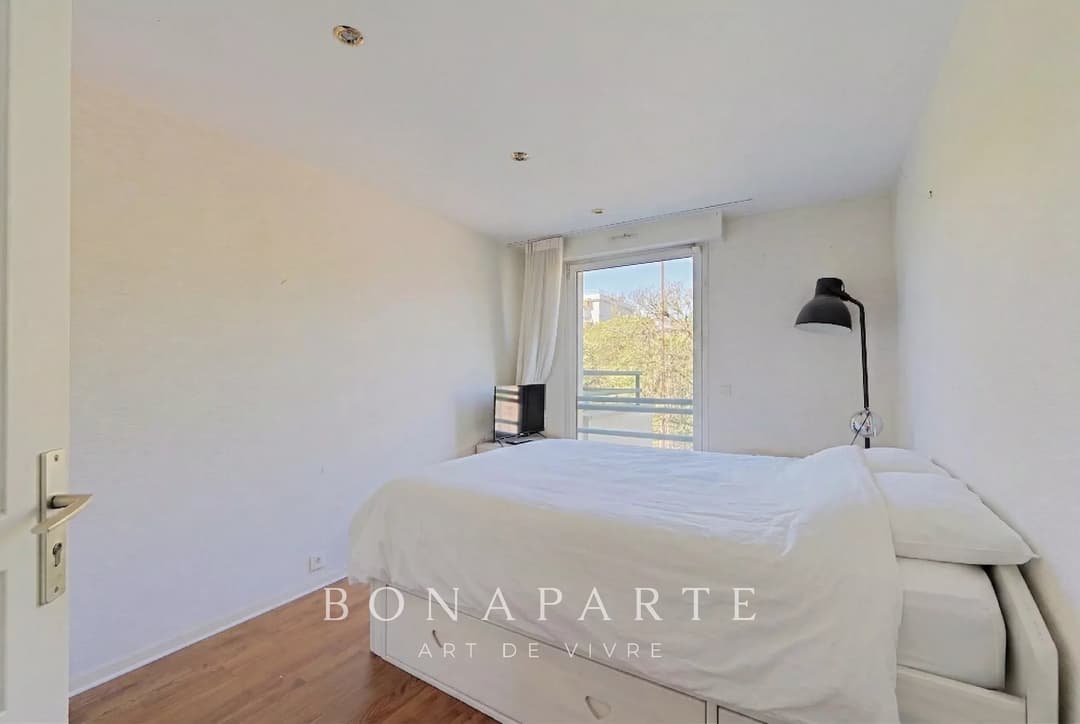 SAINT-CLOUD – CŒUR DE VILLE, ENTRE MARCHÉ ET PARC - Photo 17