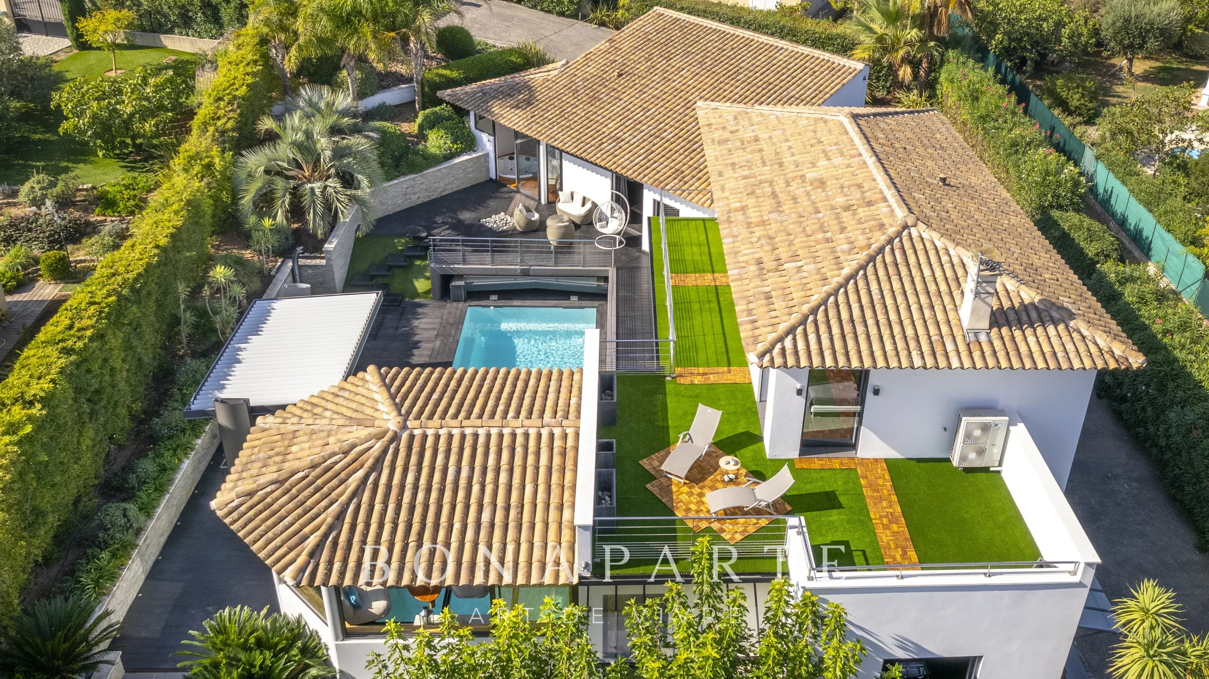 Saint-Raphaël - Superbe villa contemporaine aux prestations - Photo 15