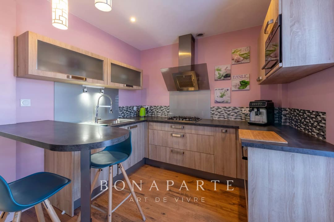 ROANNE - BEL APPARTEMENT LUMINEUX / 3 CHAMBRES - TERRASSE ET CAVE - Photo 3