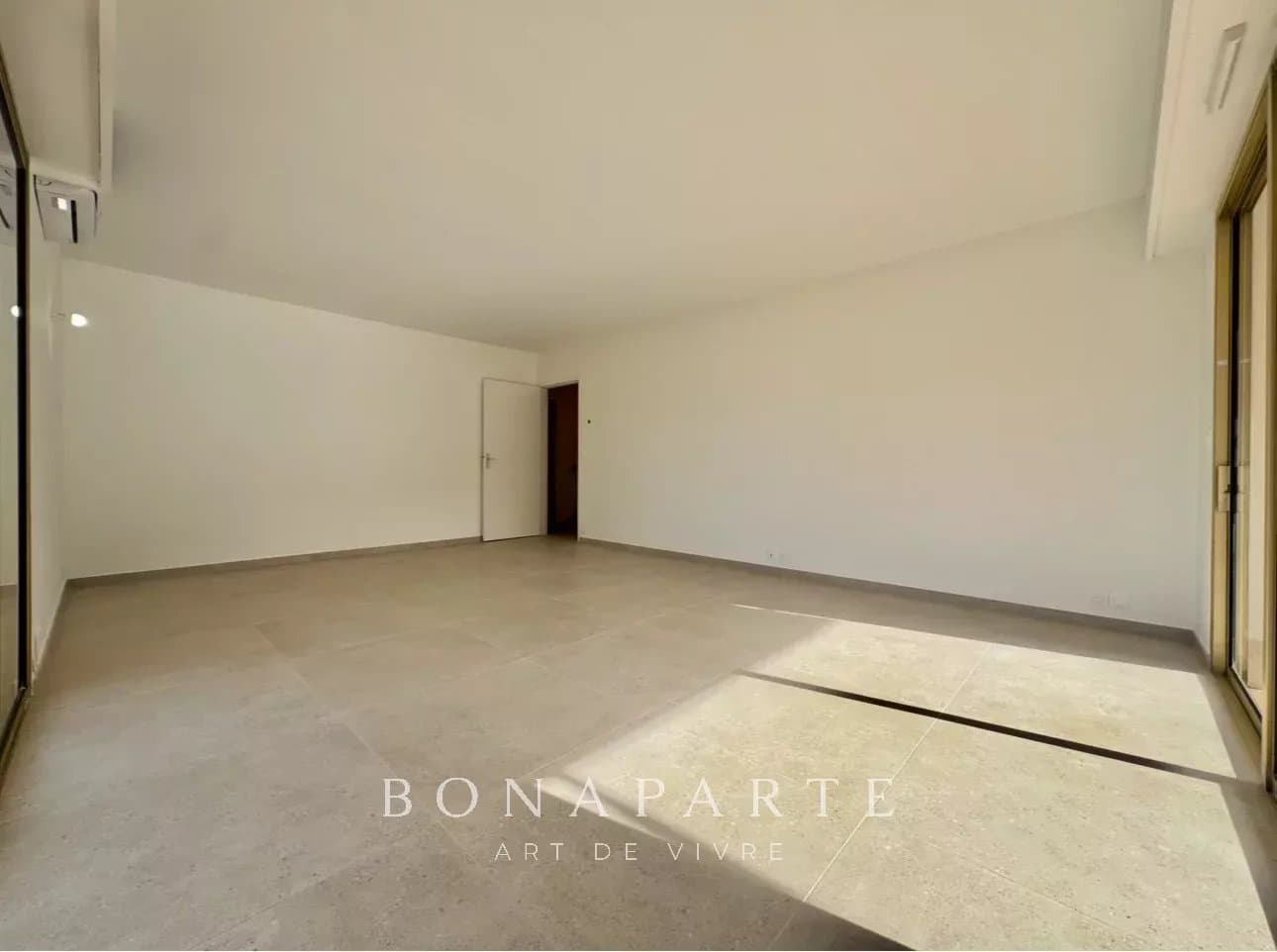 SAINT RAPHAEL / SANTA LUCIA - APPARTEMENT RÉNOVÉ - TERRASSE 22 M² - Photo 6