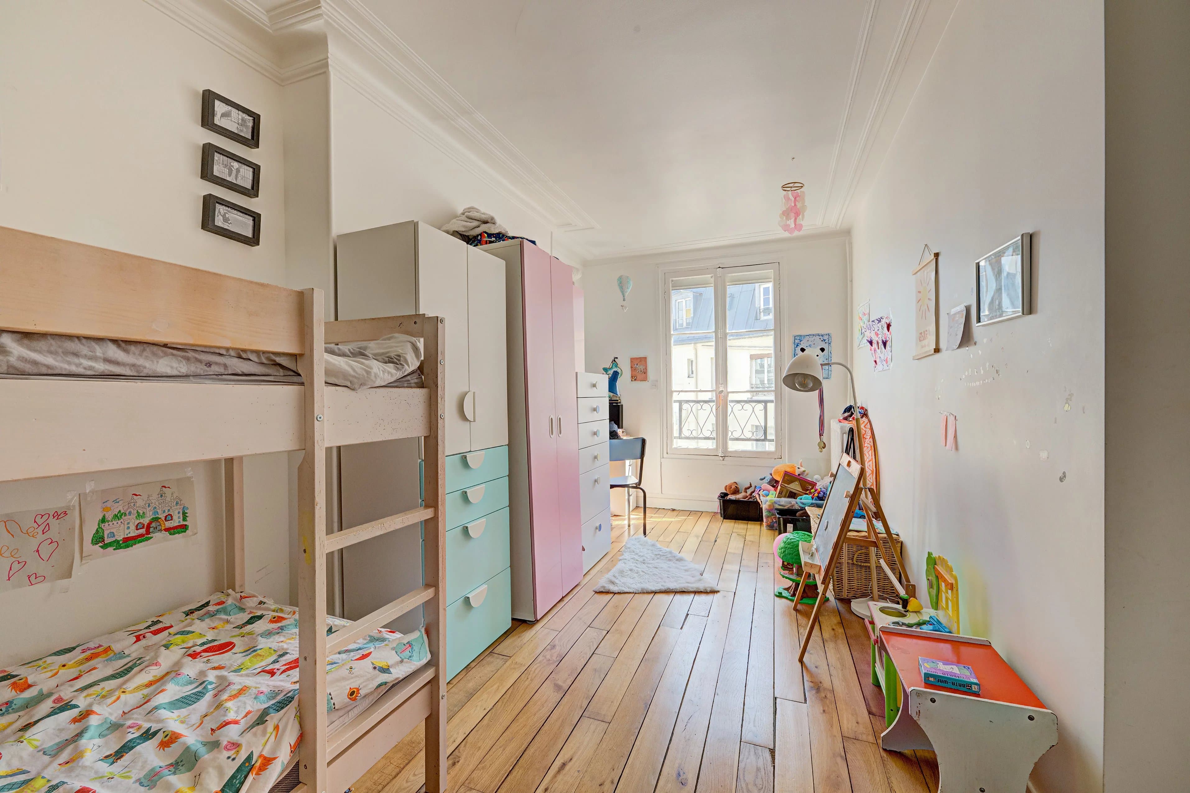 PARIS 18 -  RUE RAMEY - 4 chambres - Photo 7